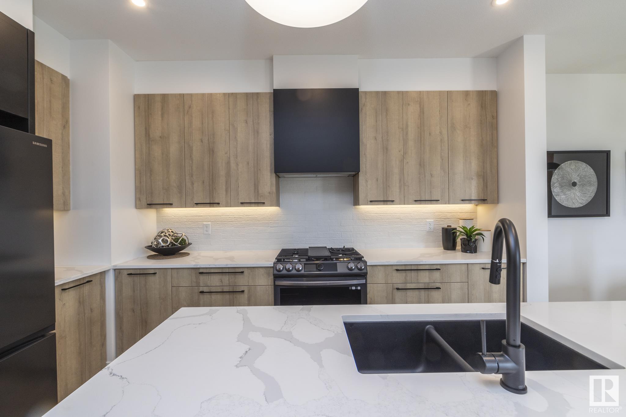      4541 KNIGHT WD SW , Edmonton,  ,T6W 4B7 ;  Listing Number: MLS E4415061
