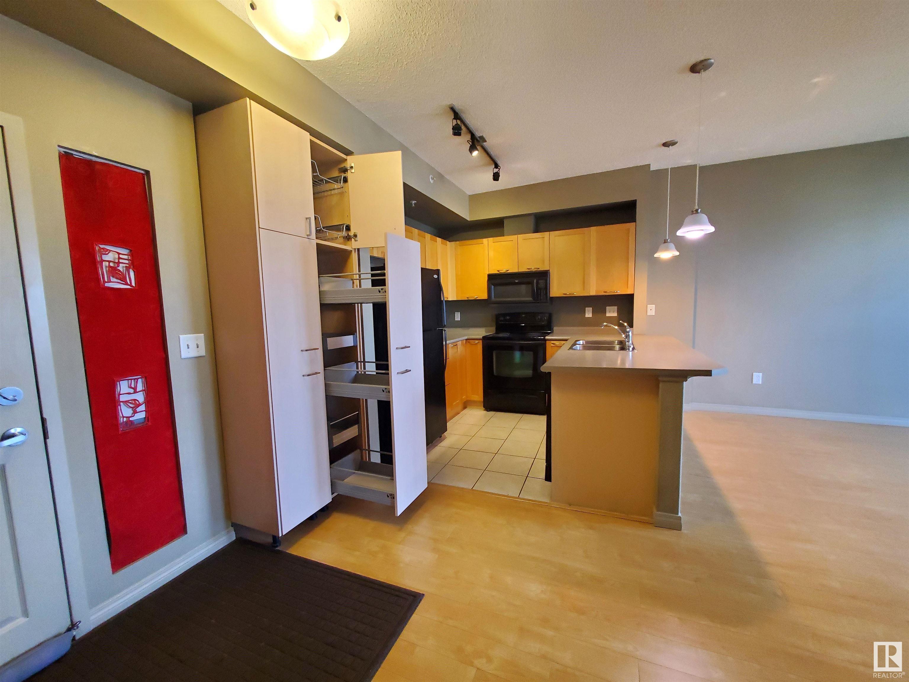      #1-311 4245 139 AV NW , Edmonton,  ,T5Y 3E8 ;  Listing Number: MLS E4415067