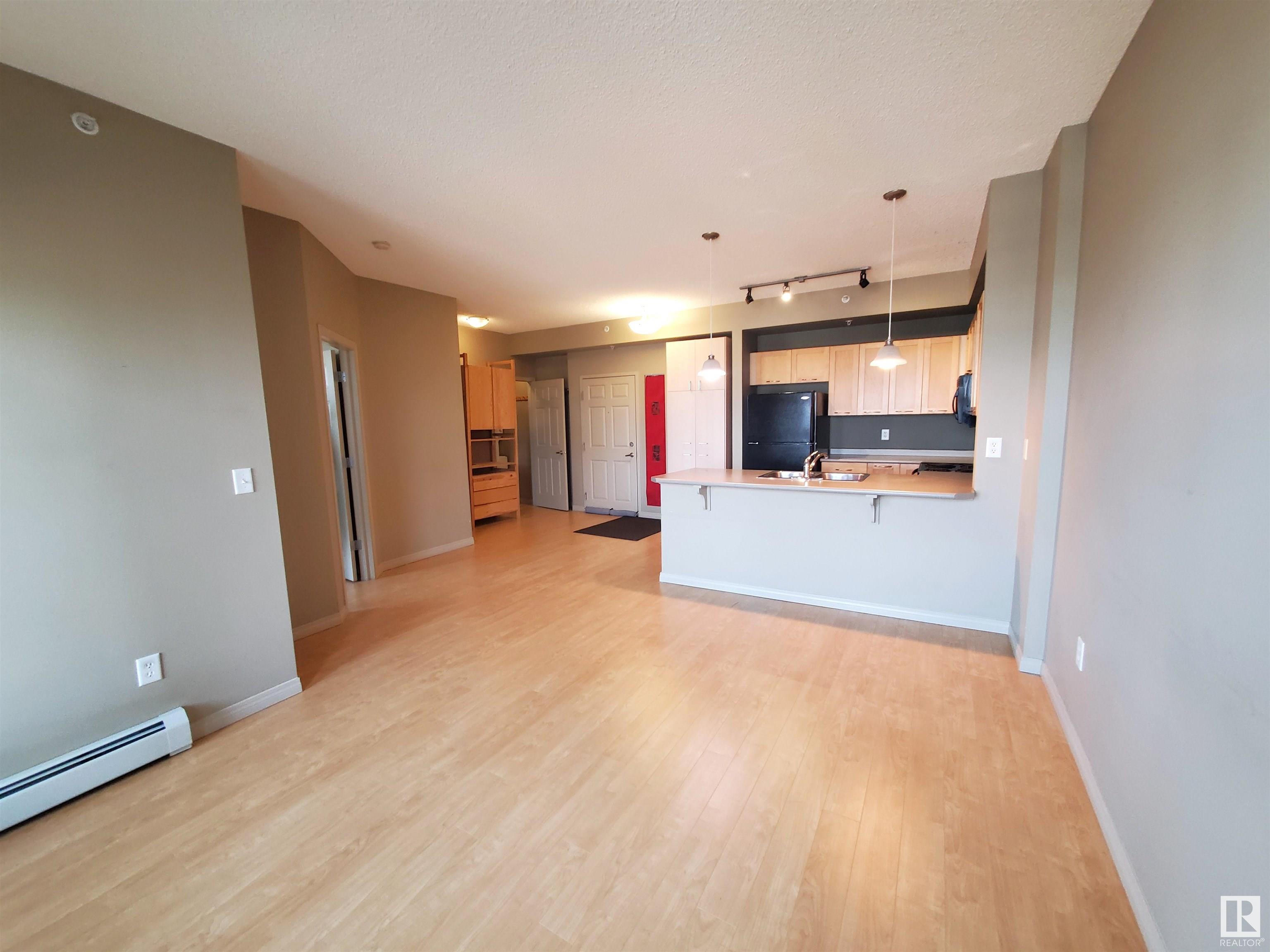      #1-311 4245 139 AV NW , Edmonton,  ,T5Y 3E8 ;  Listing Number: MLS E4415067