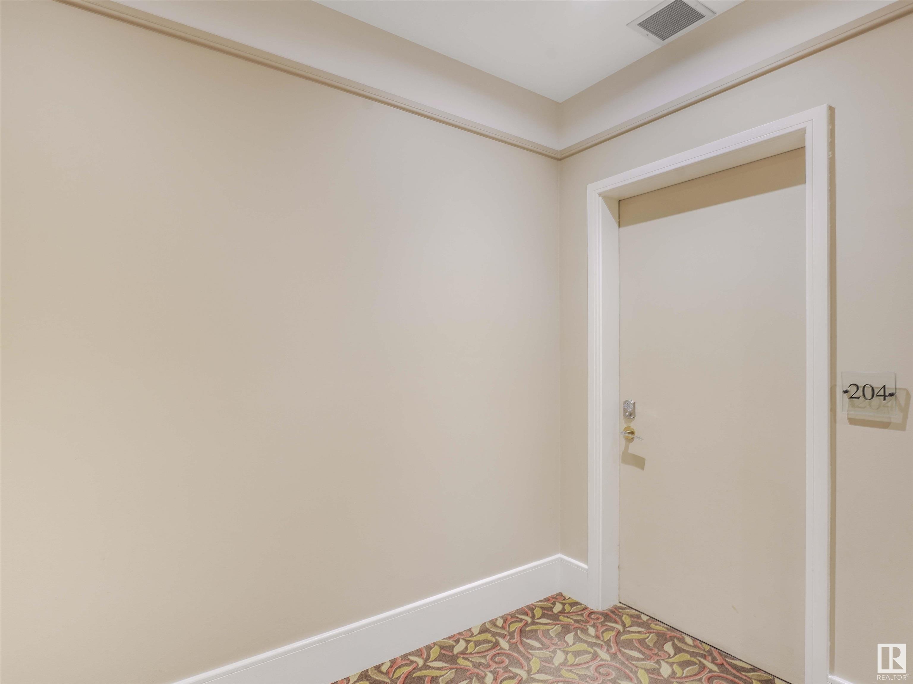      #204 11415 100 AV NW , Edmonton,  ,T5K 0J5 ;  Listing Number: MLS E4415073