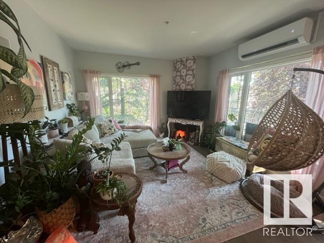      #204 11415 100 AV NW , Edmonton,  ,T5K 0J5 ;  Listing Number: MLS E4415073