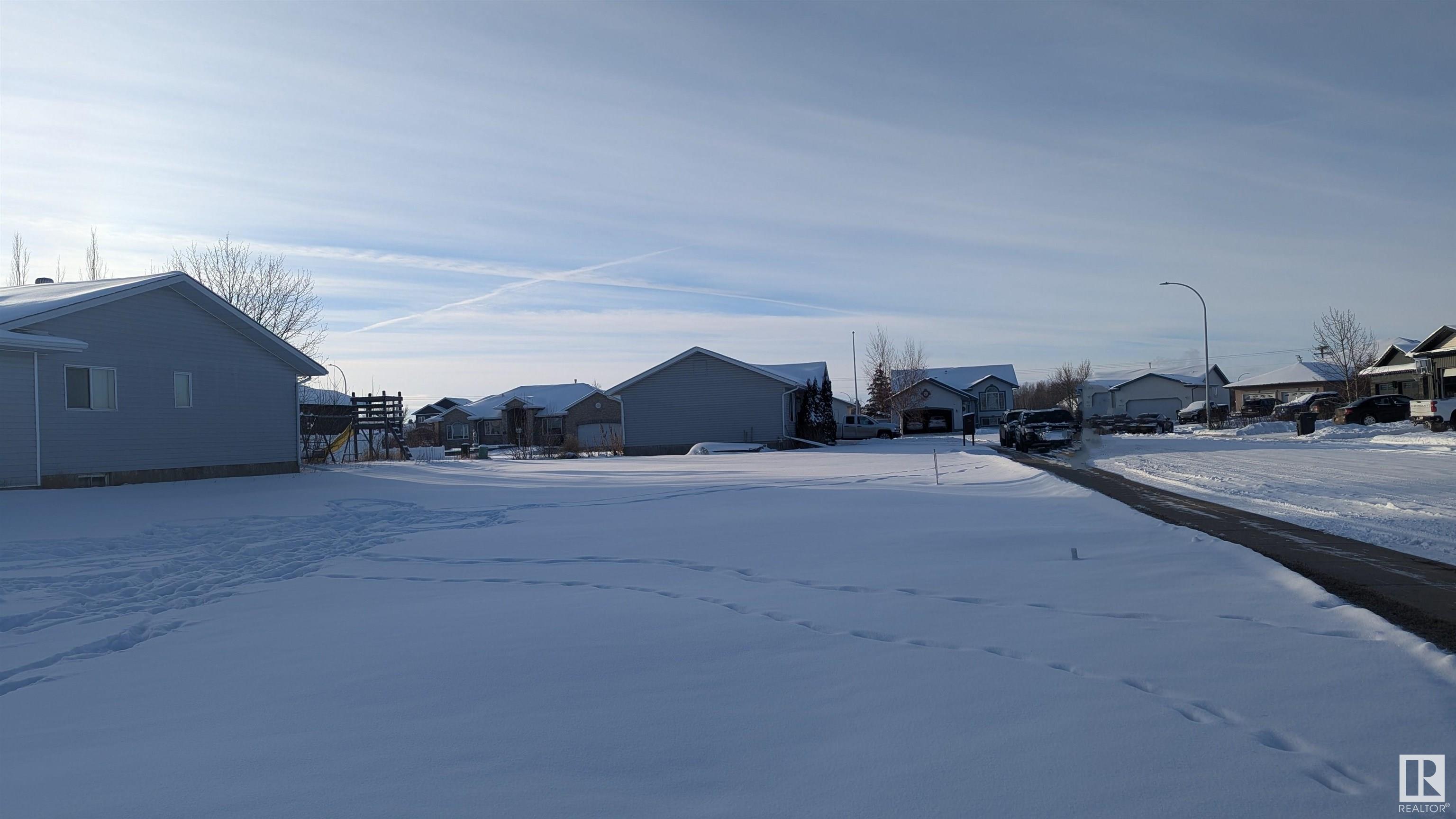 Riverview Estates corner vacant lot. Walking distance to golf course, outdoor rink, playground, football fields, school and pond.