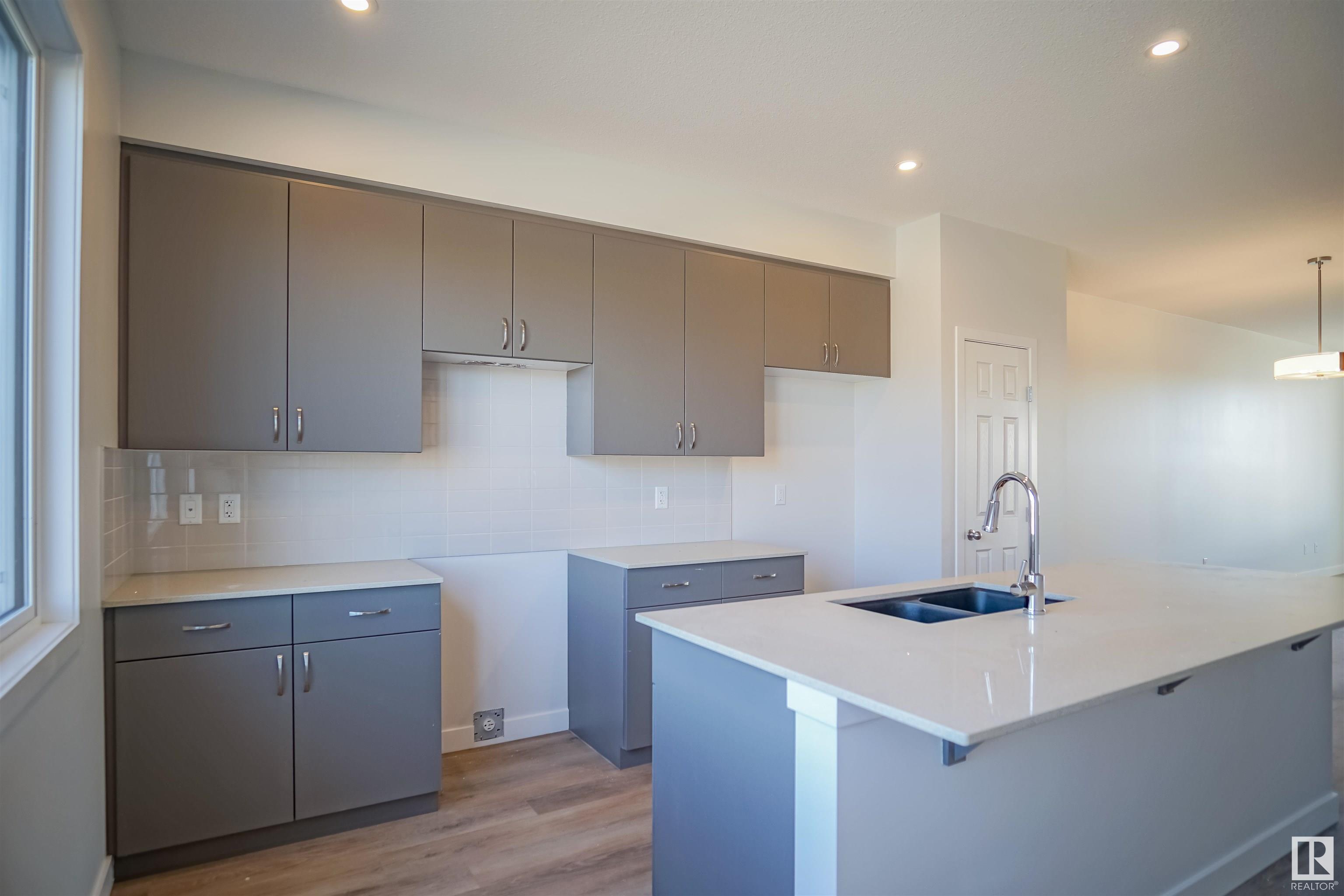      21 WESTPARK DR , Fort Saskatchewan,  ,T8L 0Z5 ;  Listing Number: MLS E4415133