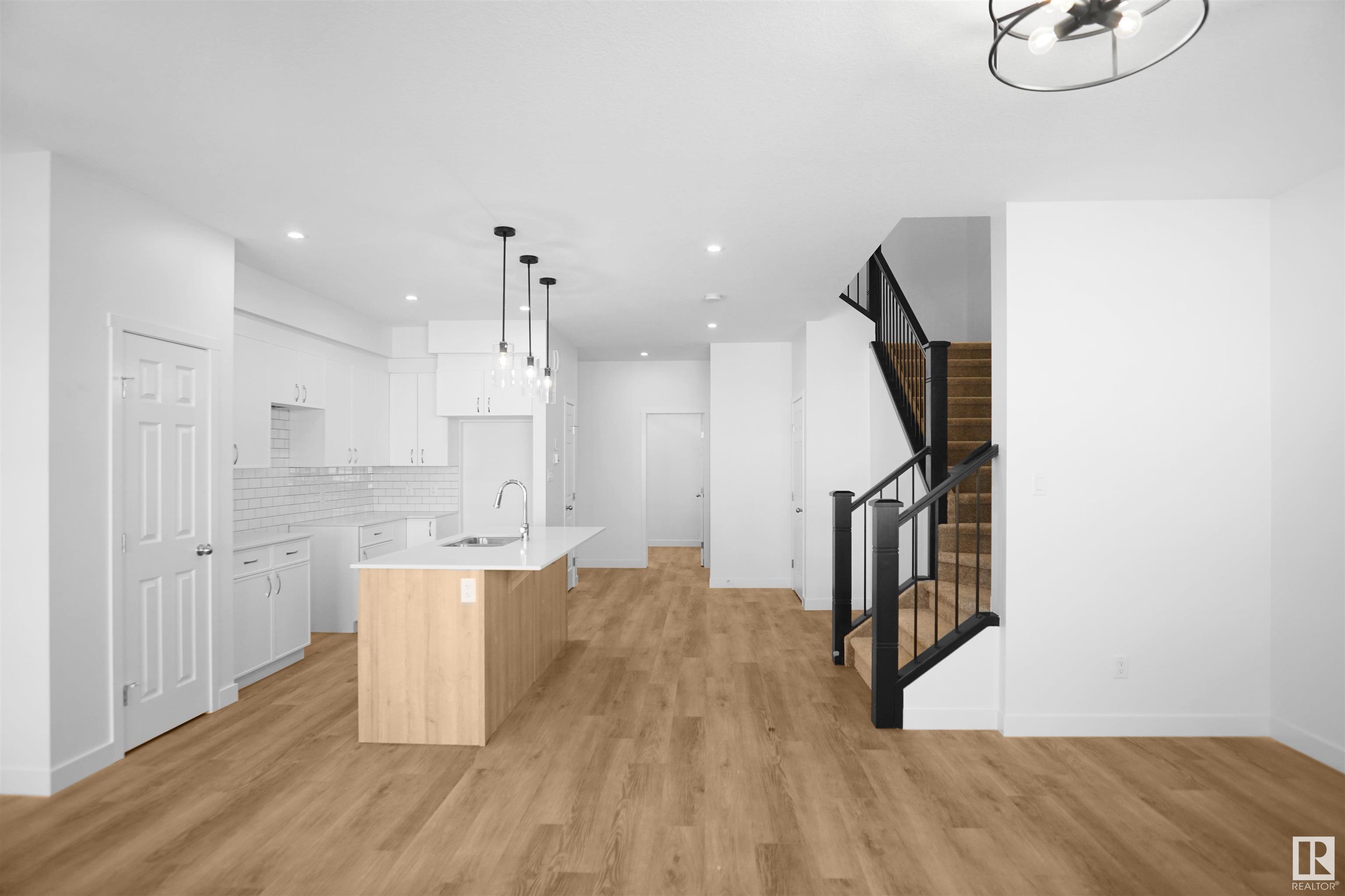      7220 182 AV NW , Edmonton,  ,T8L 0Z5 ;  Listing Number: MLS E4415135