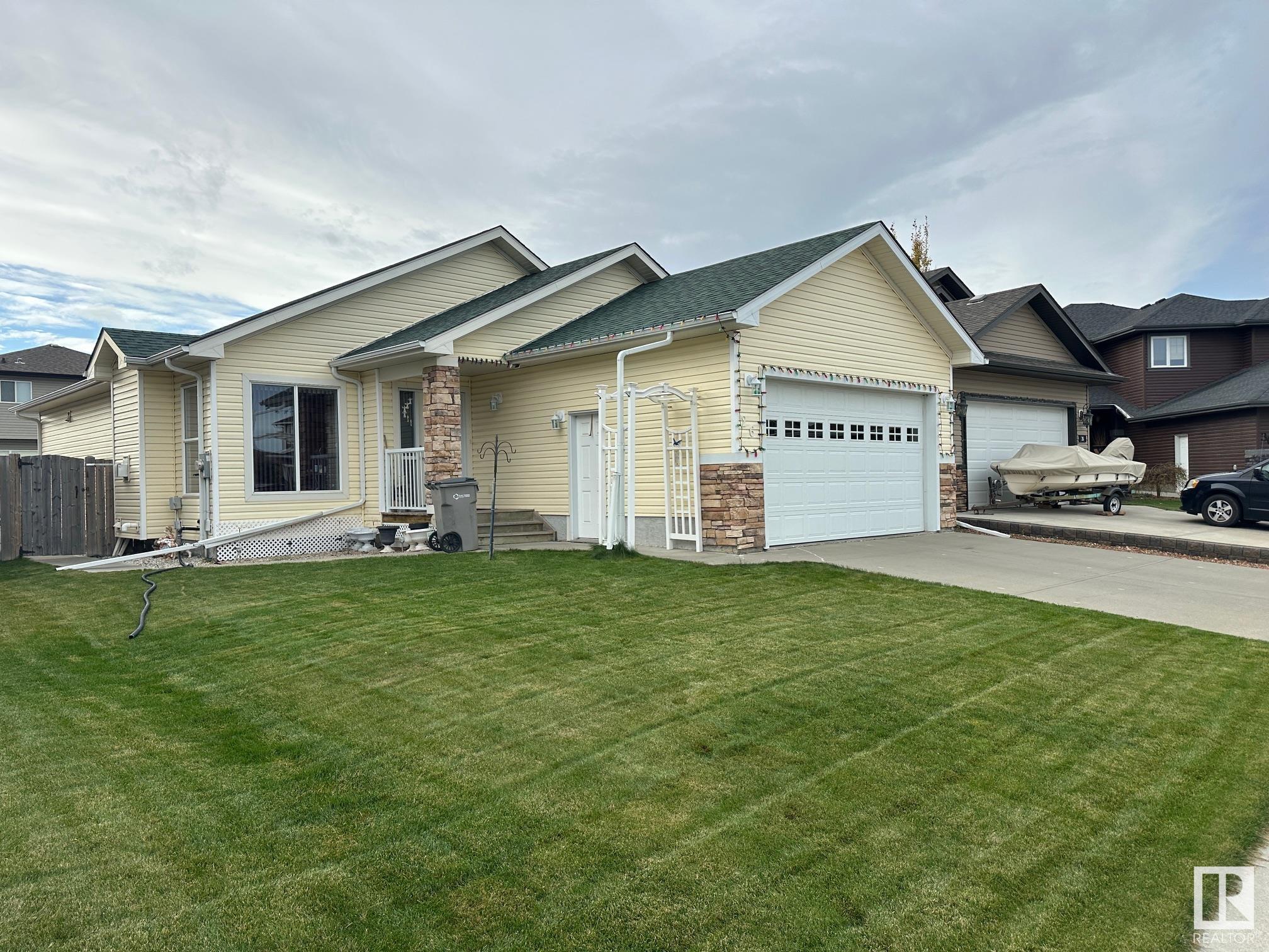      26 WILLOWDALE PL , Stony Plain,  ,T7Z 0A4 ;  Listing Number: MLS E4415161