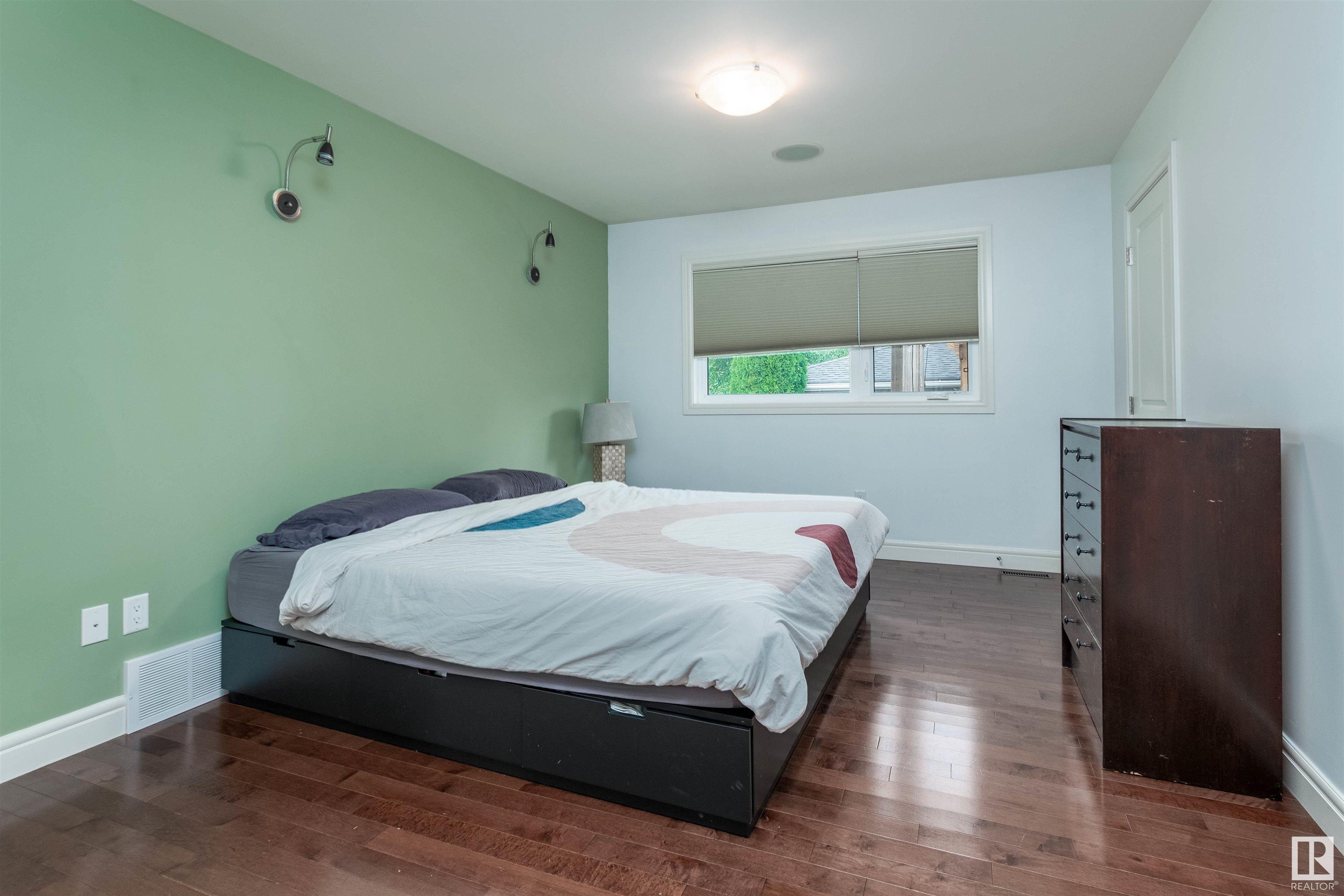      7416 104A AV NW , Edmonton,  ,T6A 0Z8 ;  Listing Number: MLS E4415167