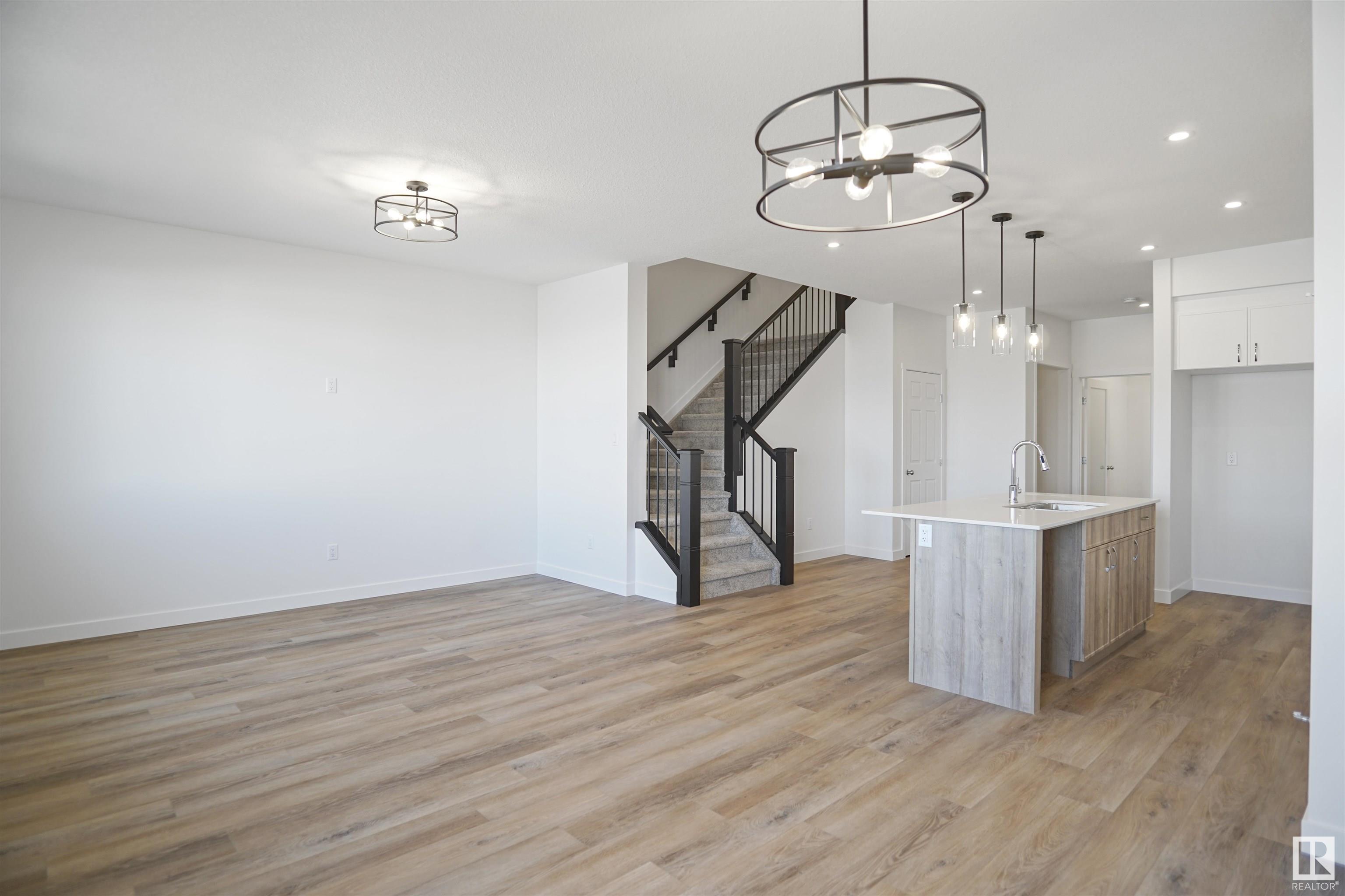      19231 24 AV NW , Edmonton,  ,T6M 1P7 ;  Listing Number: MLS E4415181