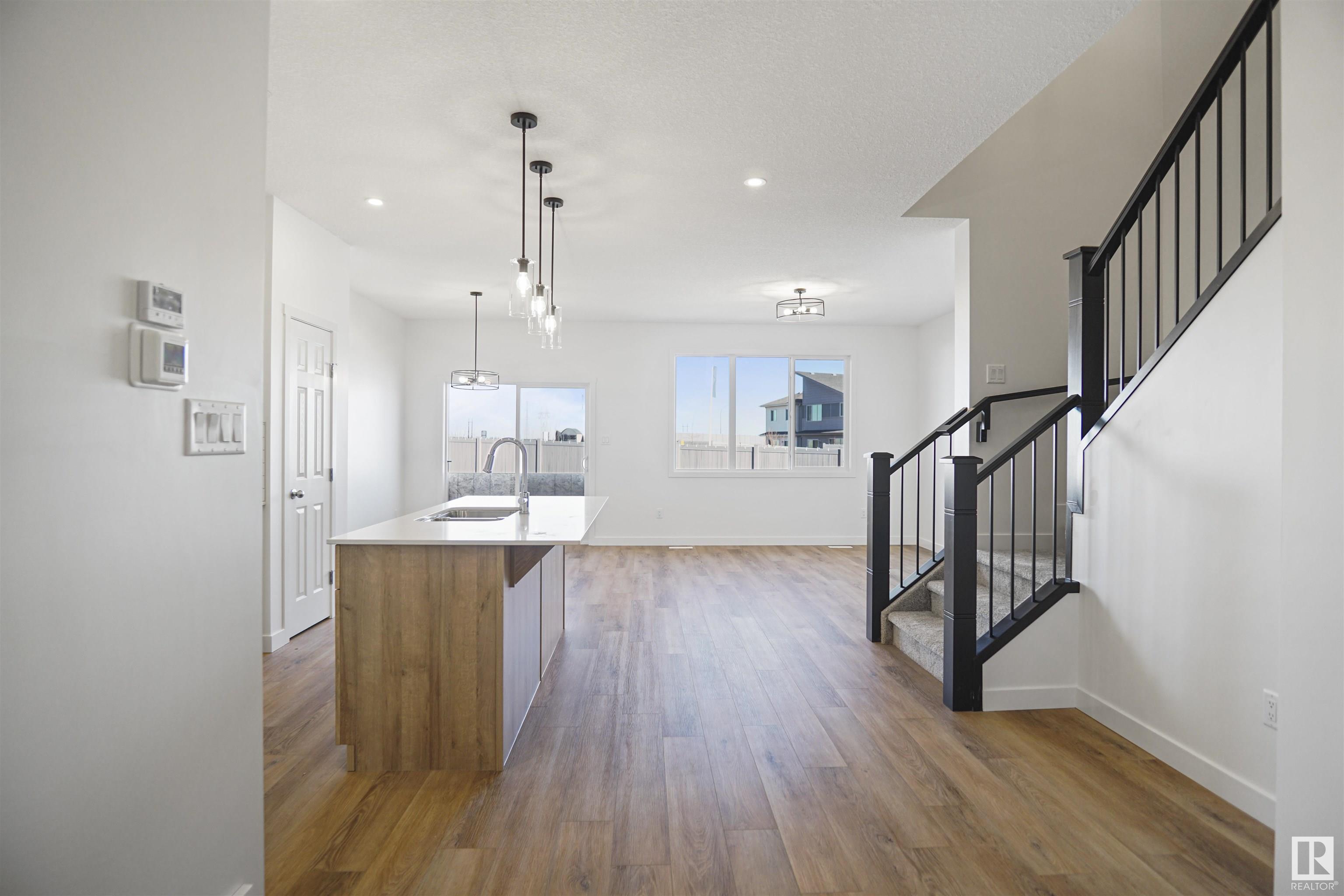     19231 24 AV NW , Edmonton,  ,T6M 1P7 ;  Listing Number: MLS E4415181