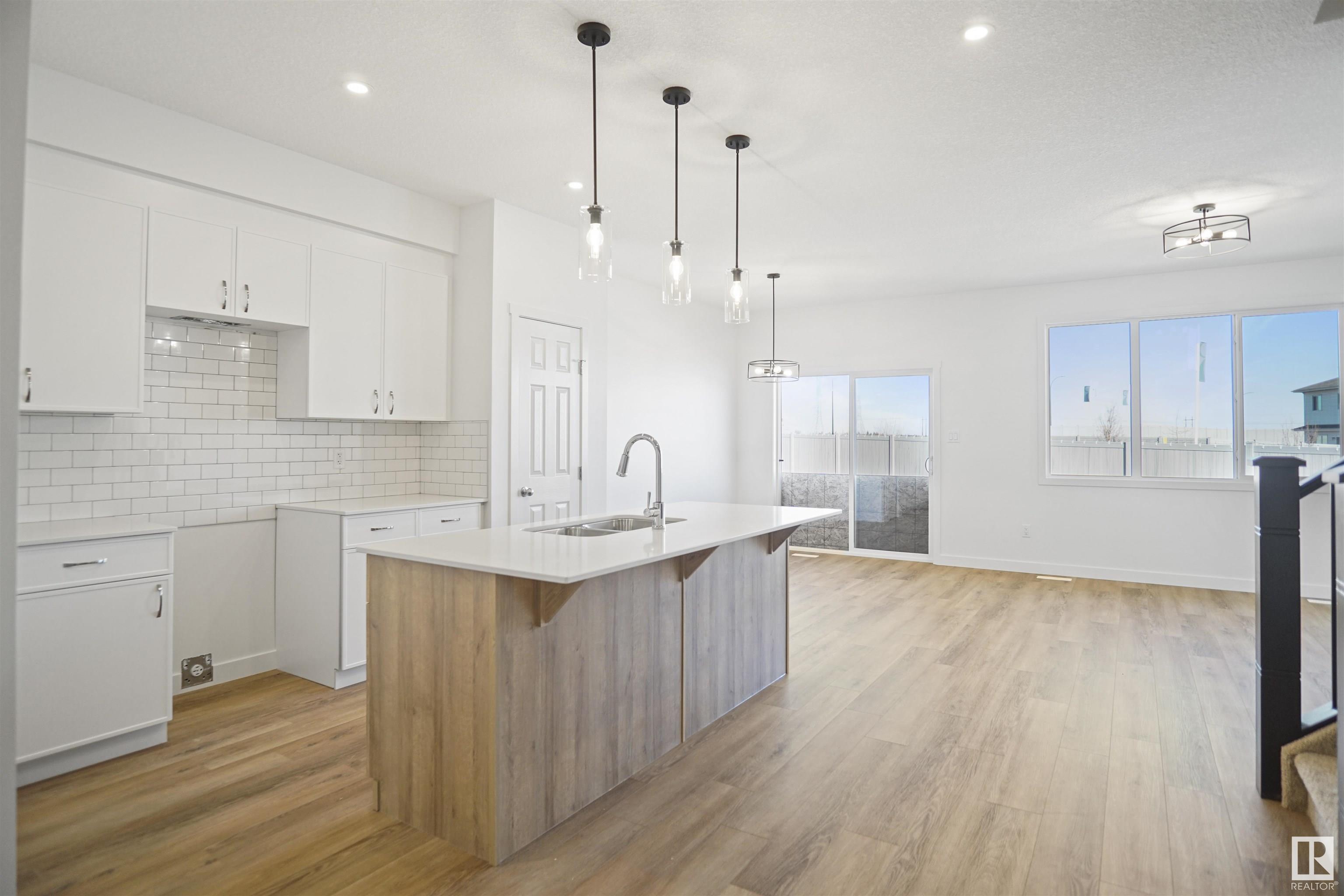     19231 24 AV NW , Edmonton,  ,T6M 1P7 ;  Listing Number: MLS E4415181