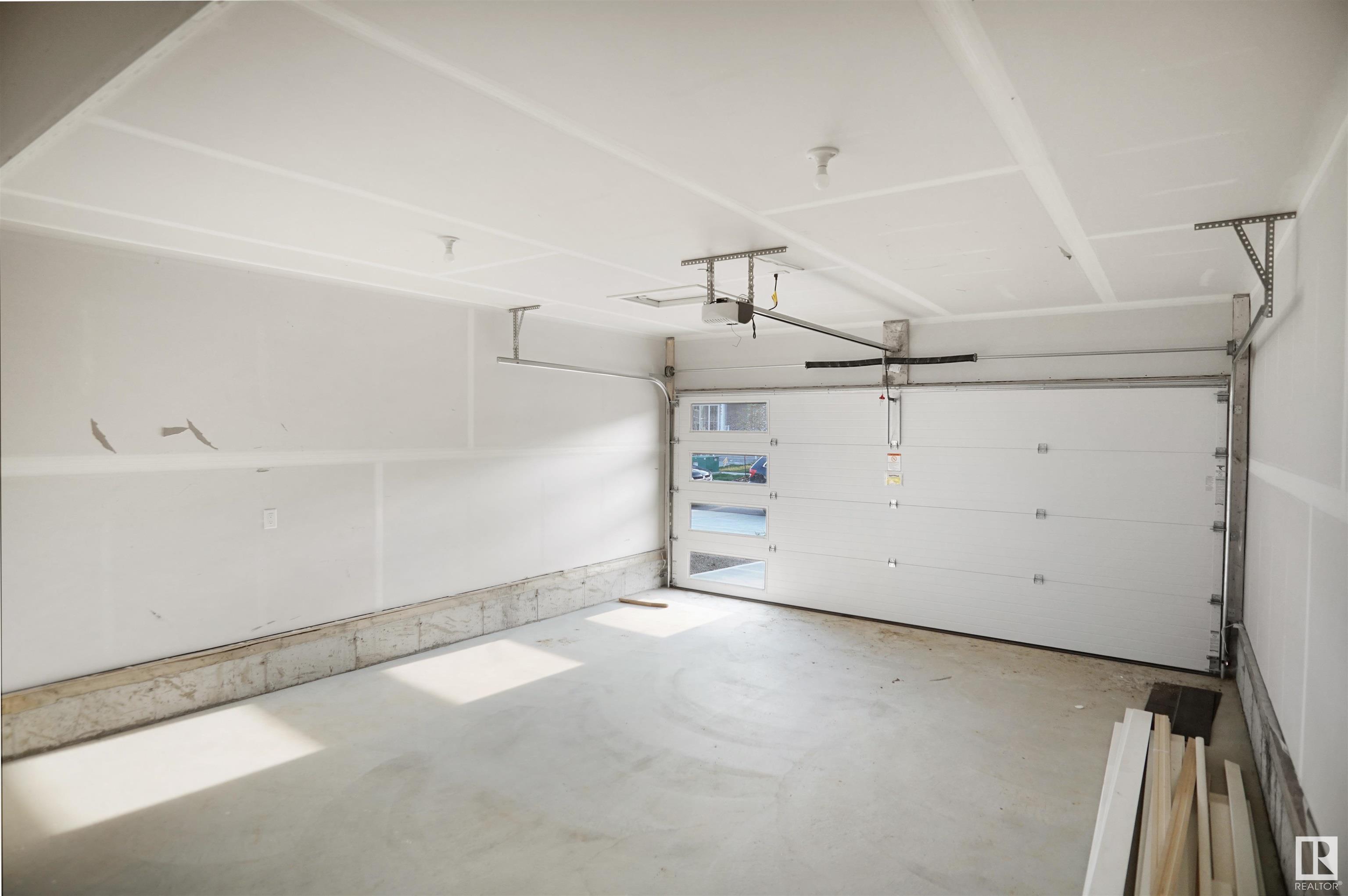      19235 24 AV NW , Edmonton,  ,T6M 1P7 ;  Listing Number: MLS E4415182
