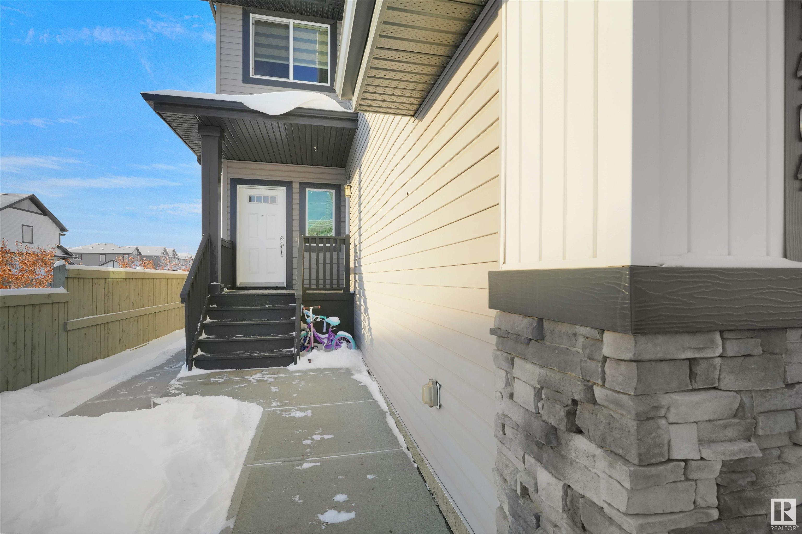      1404 29 ST NW , Edmonton,  ,T6T 1A8 ;  Listing Number: MLS E4415224