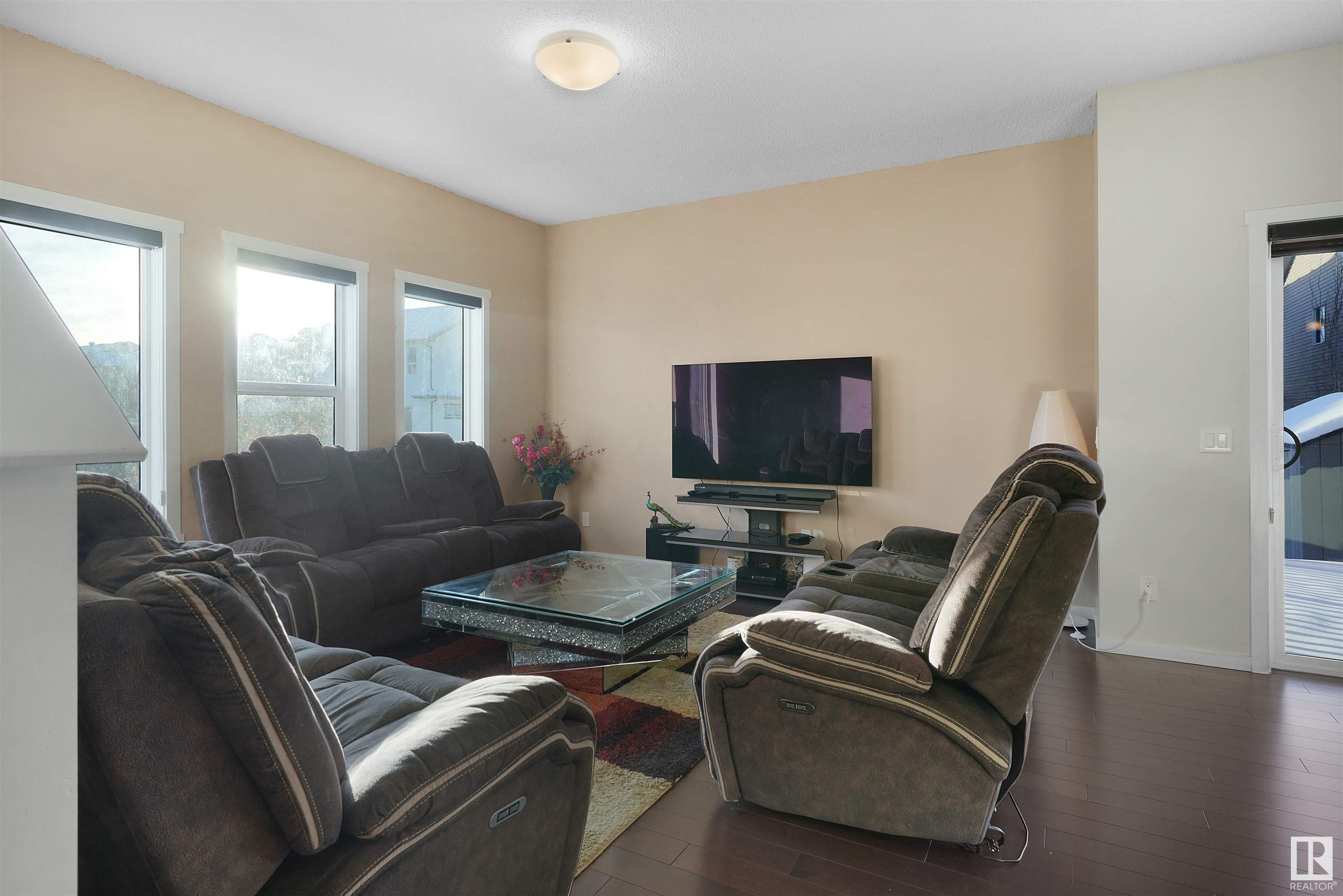     1404 29 ST NW , Edmonton,  ,T6T 1A8 ;  Listing Number: MLS E4415224