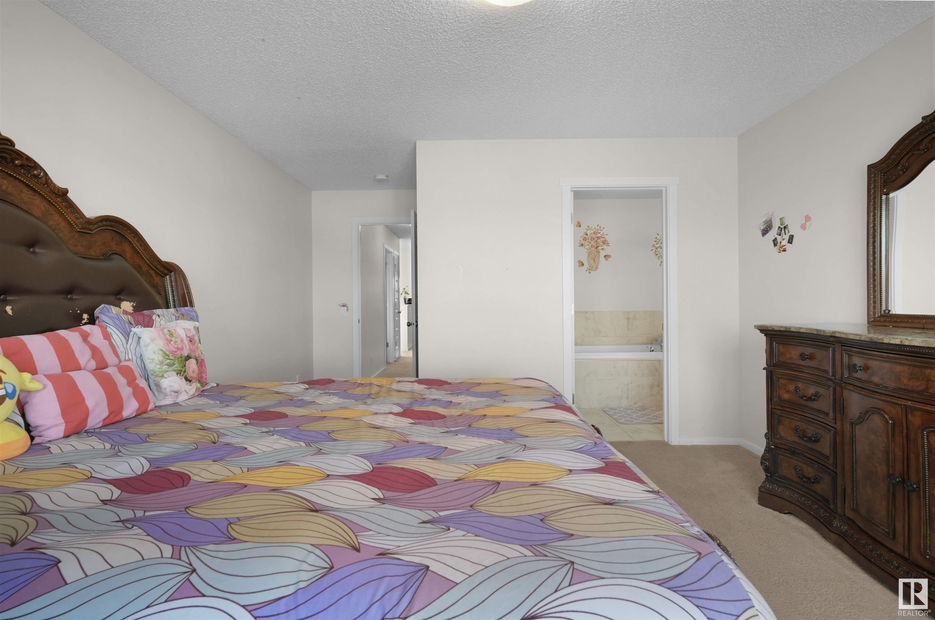      1404 29 ST NW , Edmonton,  ,T6T 1A8 ;  Listing Number: MLS E4415224