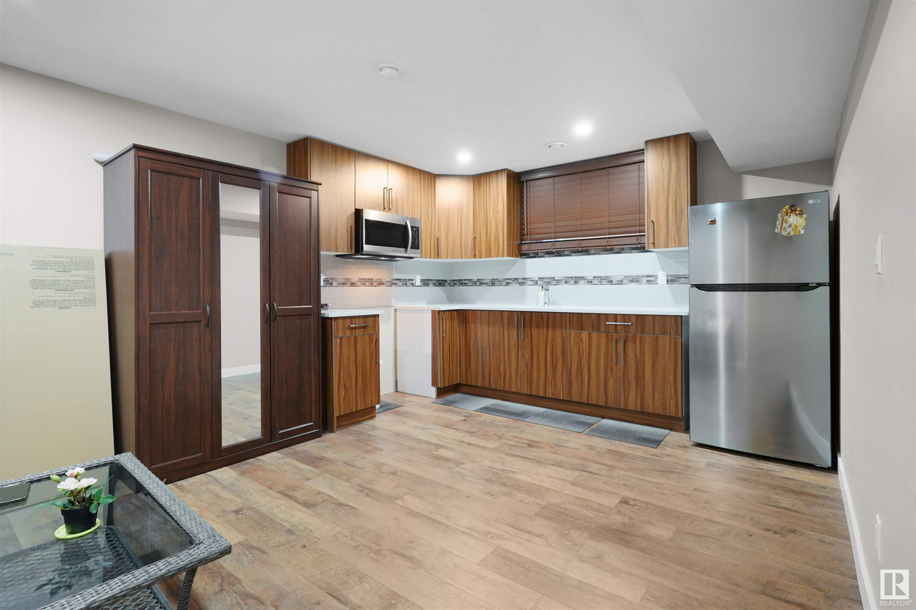      1404 29 ST NW , Edmonton,  ,T6T 1A8 ;  Listing Number: MLS E4415224