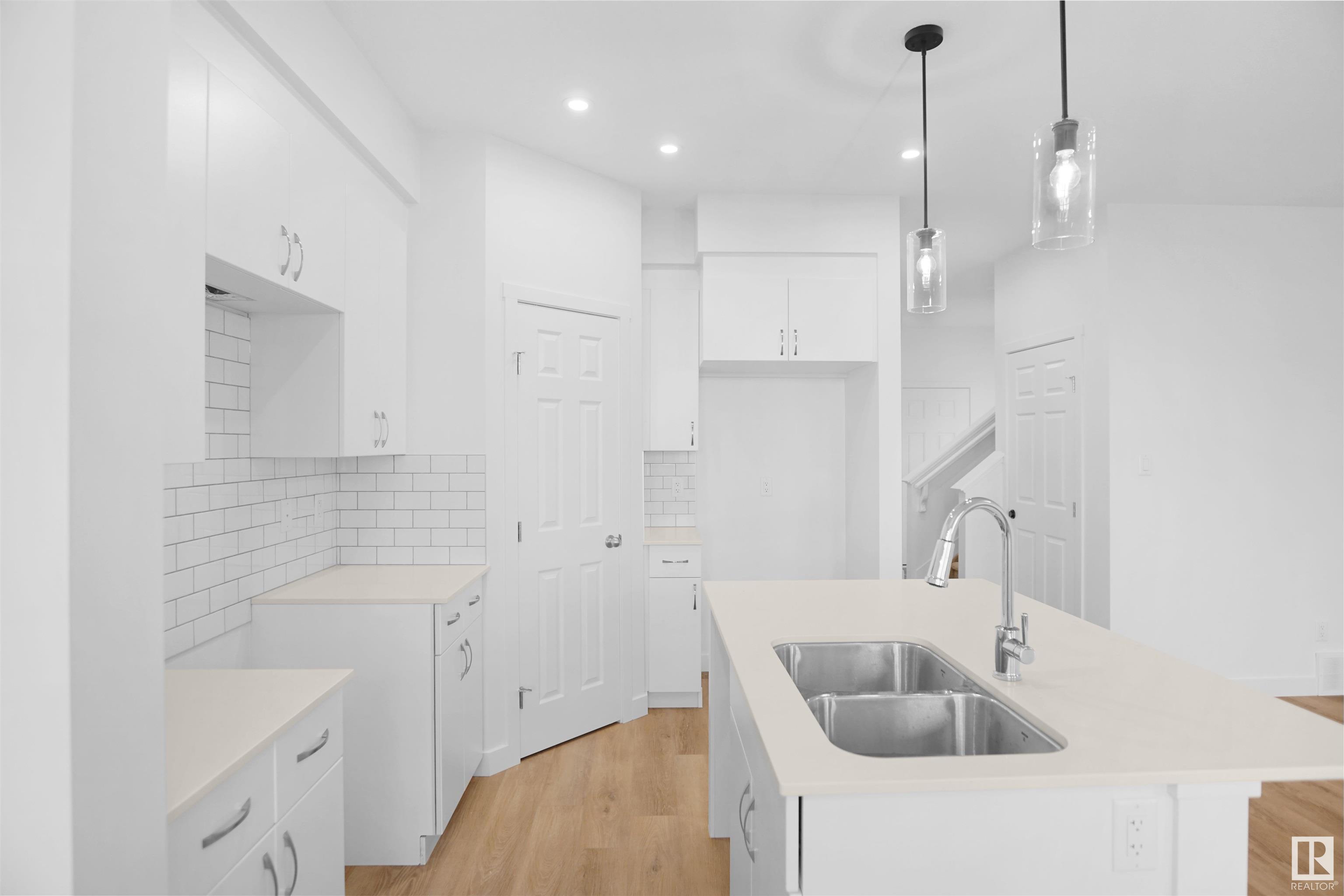      266 SUNLAND WY , Sherwood Park,  ,T8H 2Y7 ;  Listing Number: MLS E4415229