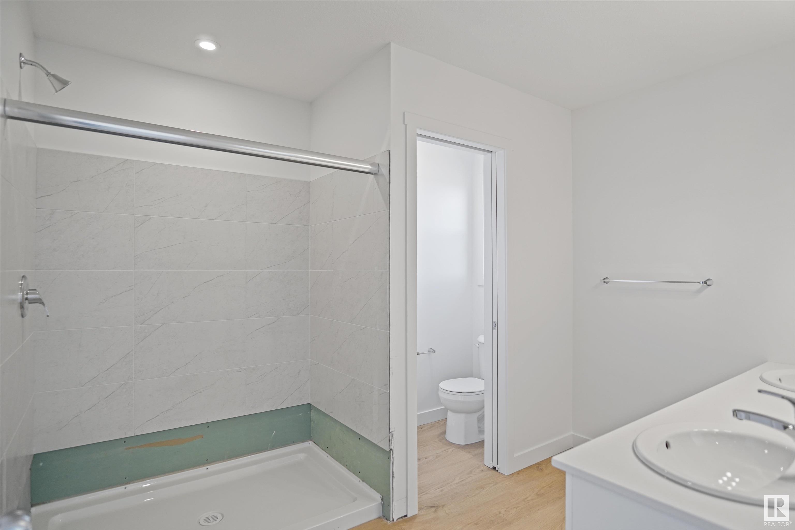      270 SUNLAND WY , Sherwood Park,  ,T8H 2Y7 ;  Listing Number: MLS E4415230