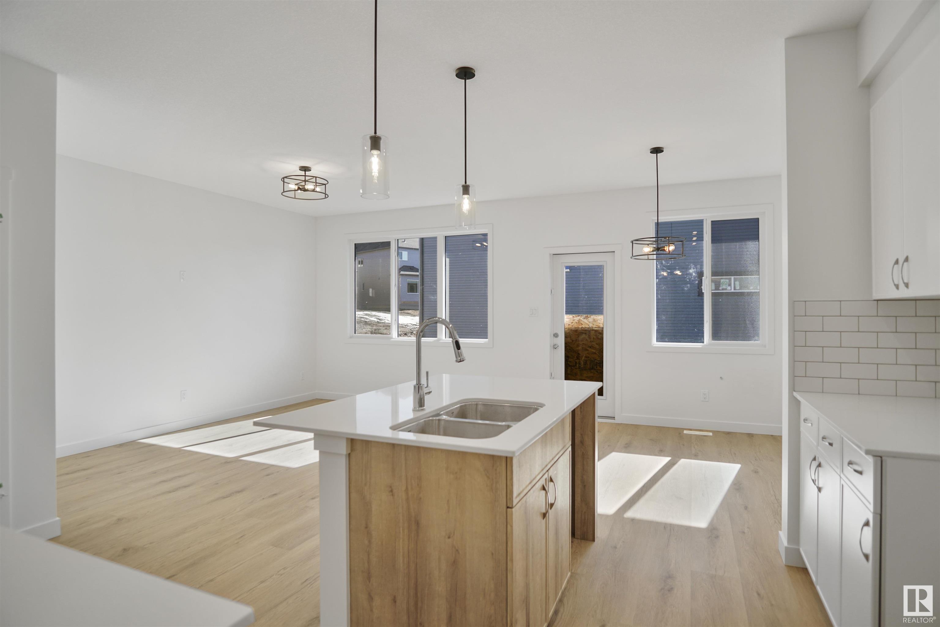      274 SUNLAND WY , Sherwood Park,  ,T8H 2Y7 ;  Listing Number: MLS E4415231