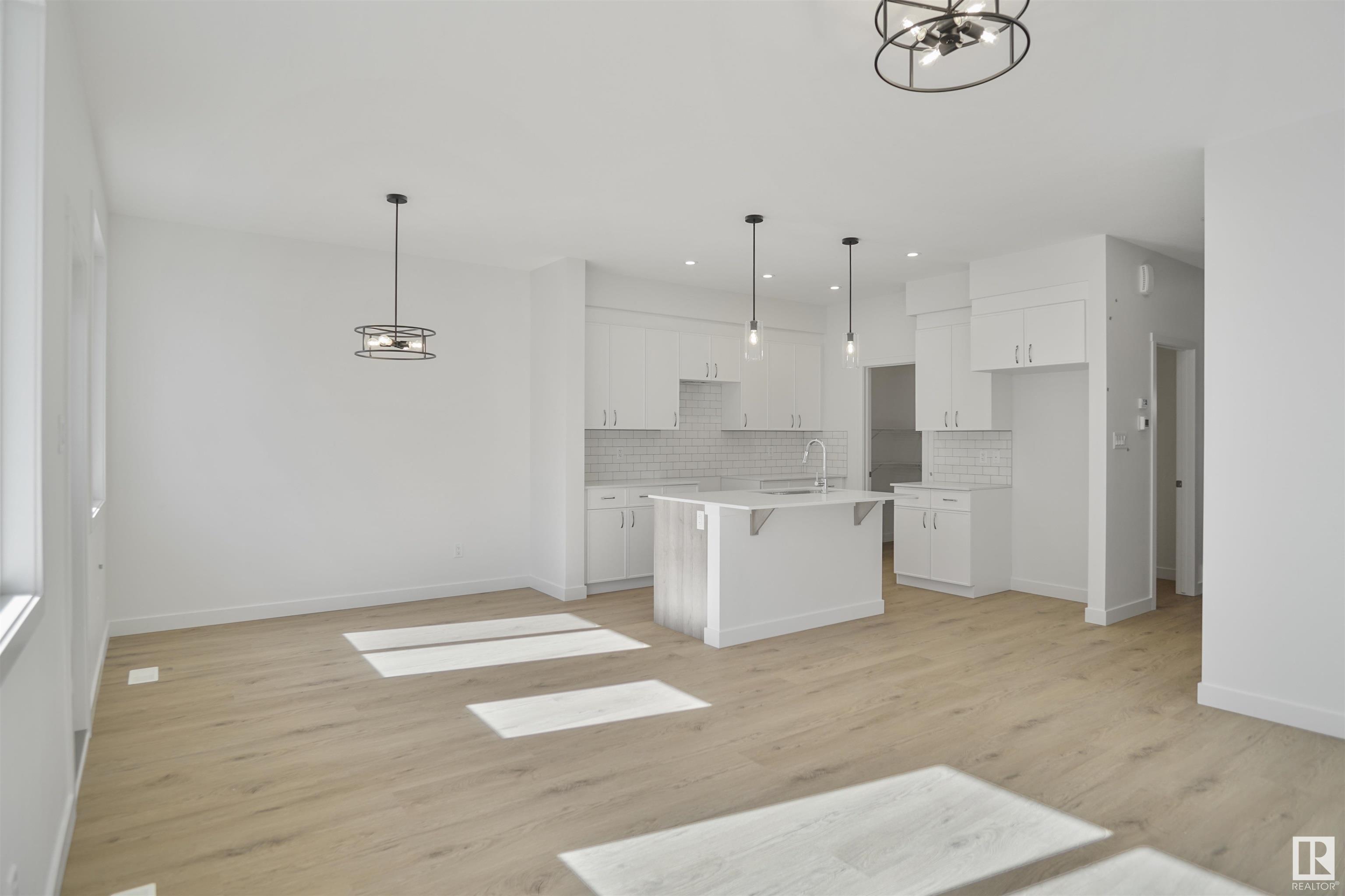      274 SUNLAND WY , Sherwood Park,  ,T8H 2Y7 ;  Listing Number: MLS E4415231