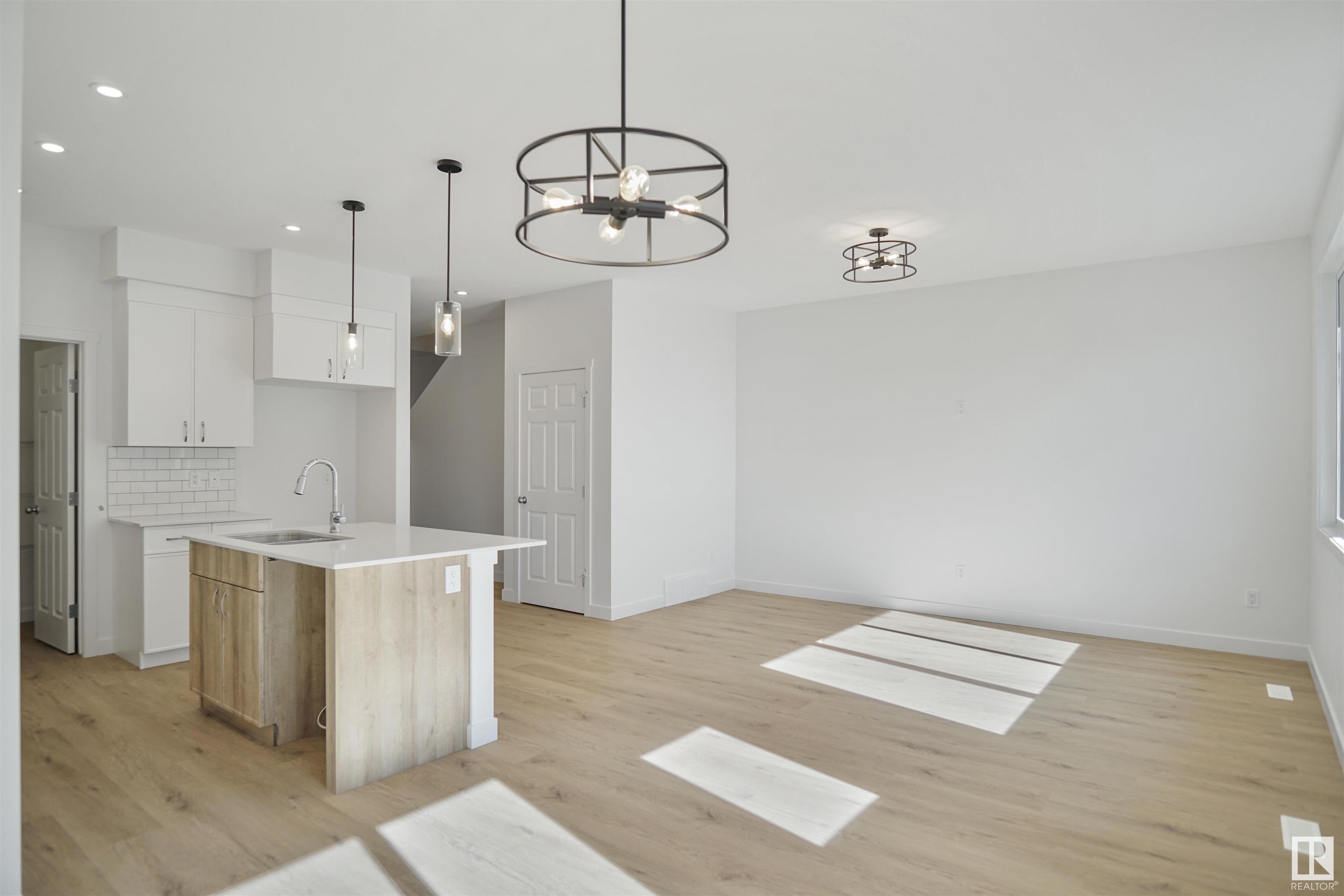      274 SUNLAND WY , Sherwood Park,  ,T8H 2Y7 ;  Listing Number: MLS E4415231