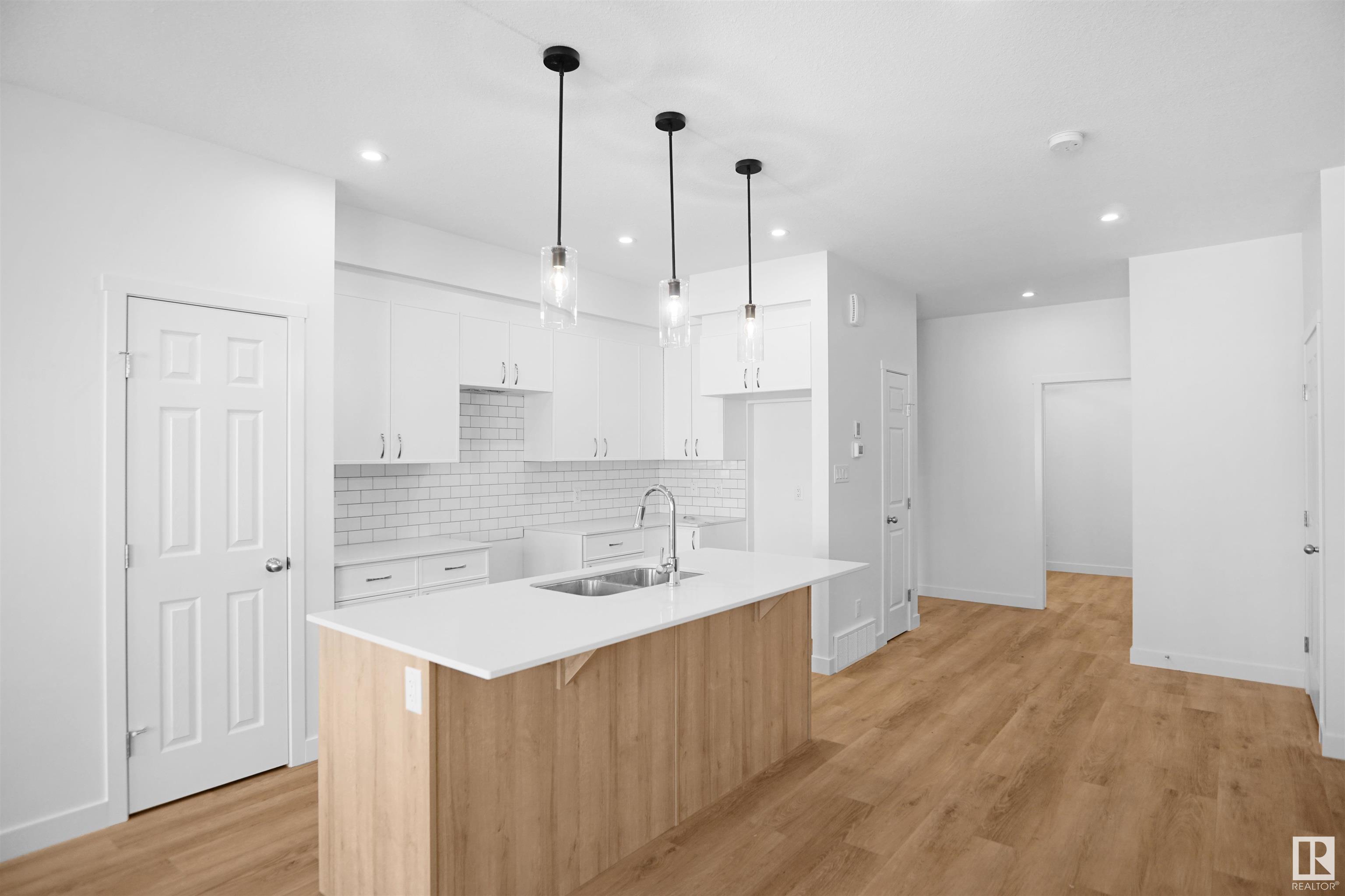     278 SUNLAND WY , Sherwood Park,  ,T8H 2Y7 ;  Listing Number: MLS E4415232