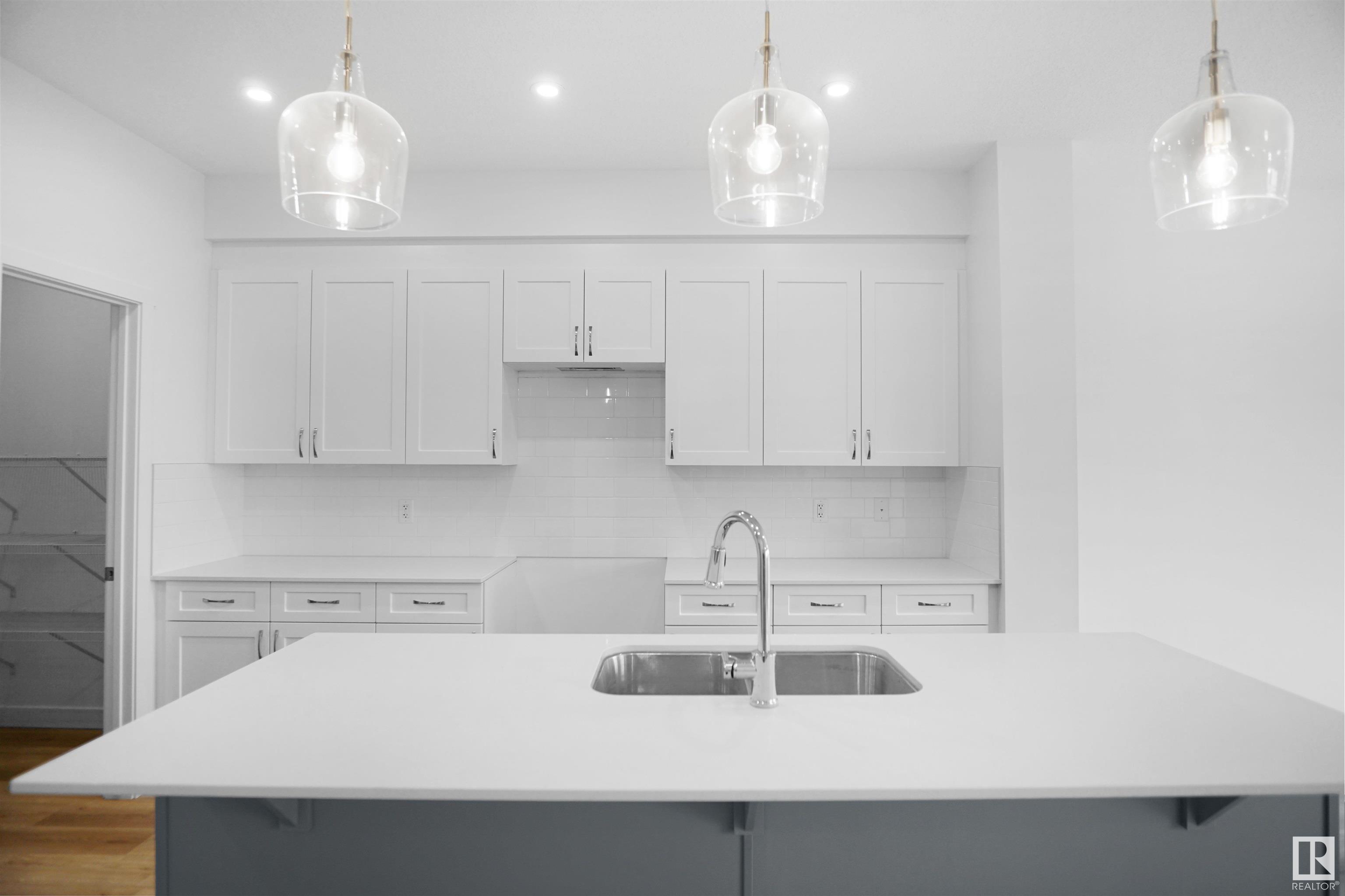      286 SUNLAND WY , Sherwood Park,  ,T8H 2X7 ;  Listing Number: MLS E4415234
