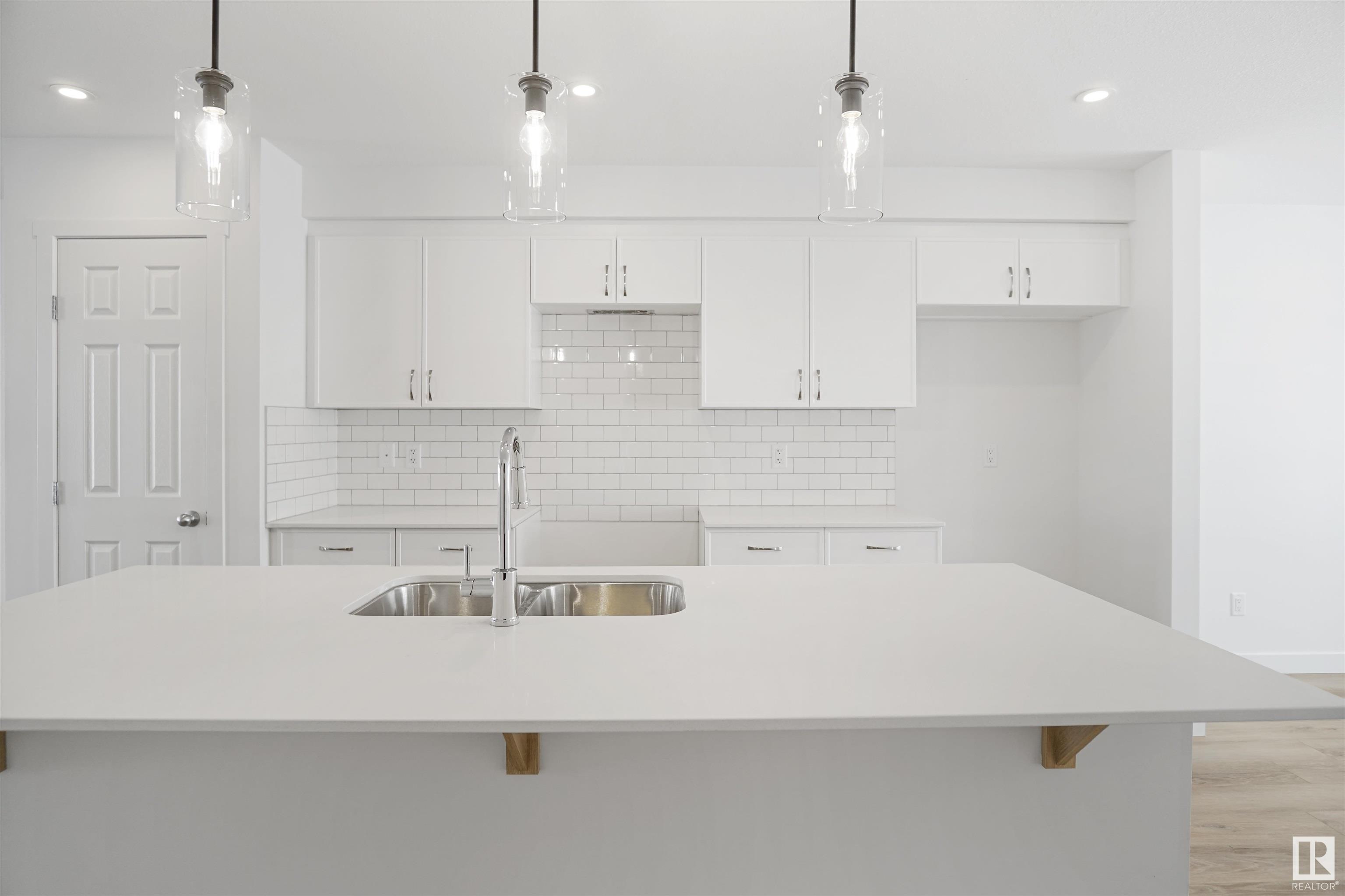      165 SUNLAND WY , Sherwood Park,  ,T8H 2Y7 ;  Listing Number: MLS E4415236