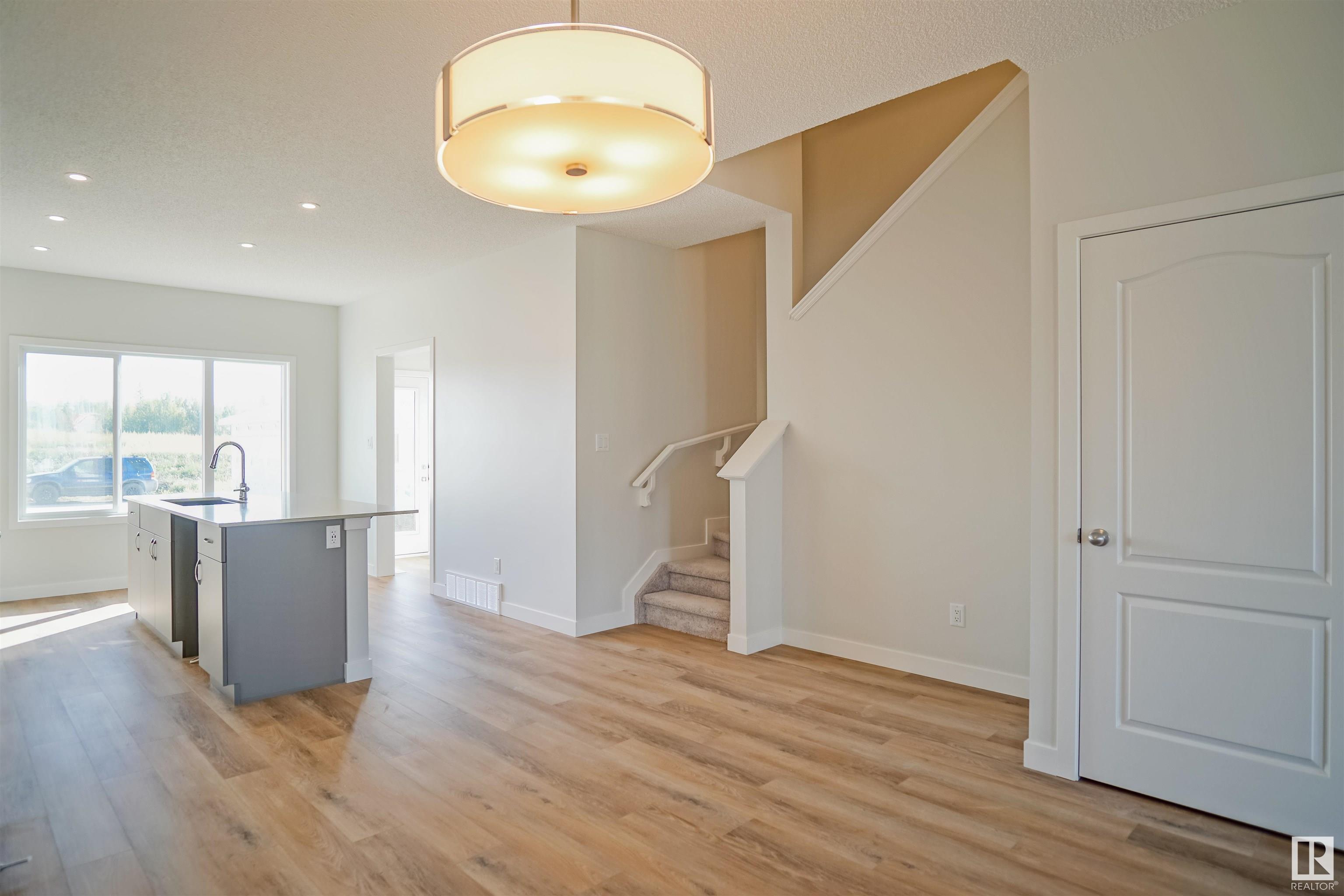      275 SUNLAND WY , Sherwood Park,  ,T8H 2Y7 ;  Listing Number: MLS E4415237