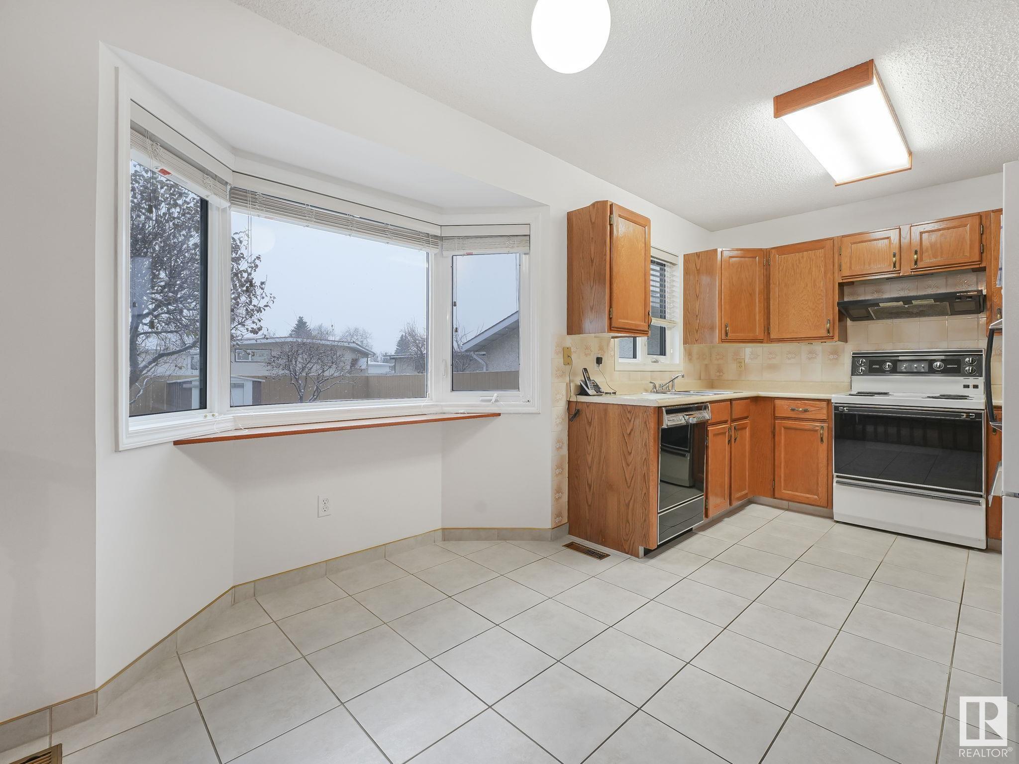      7223 152B AV NW , Edmonton,  ,T5C 3N6 ;  Listing Number: MLS E4415282