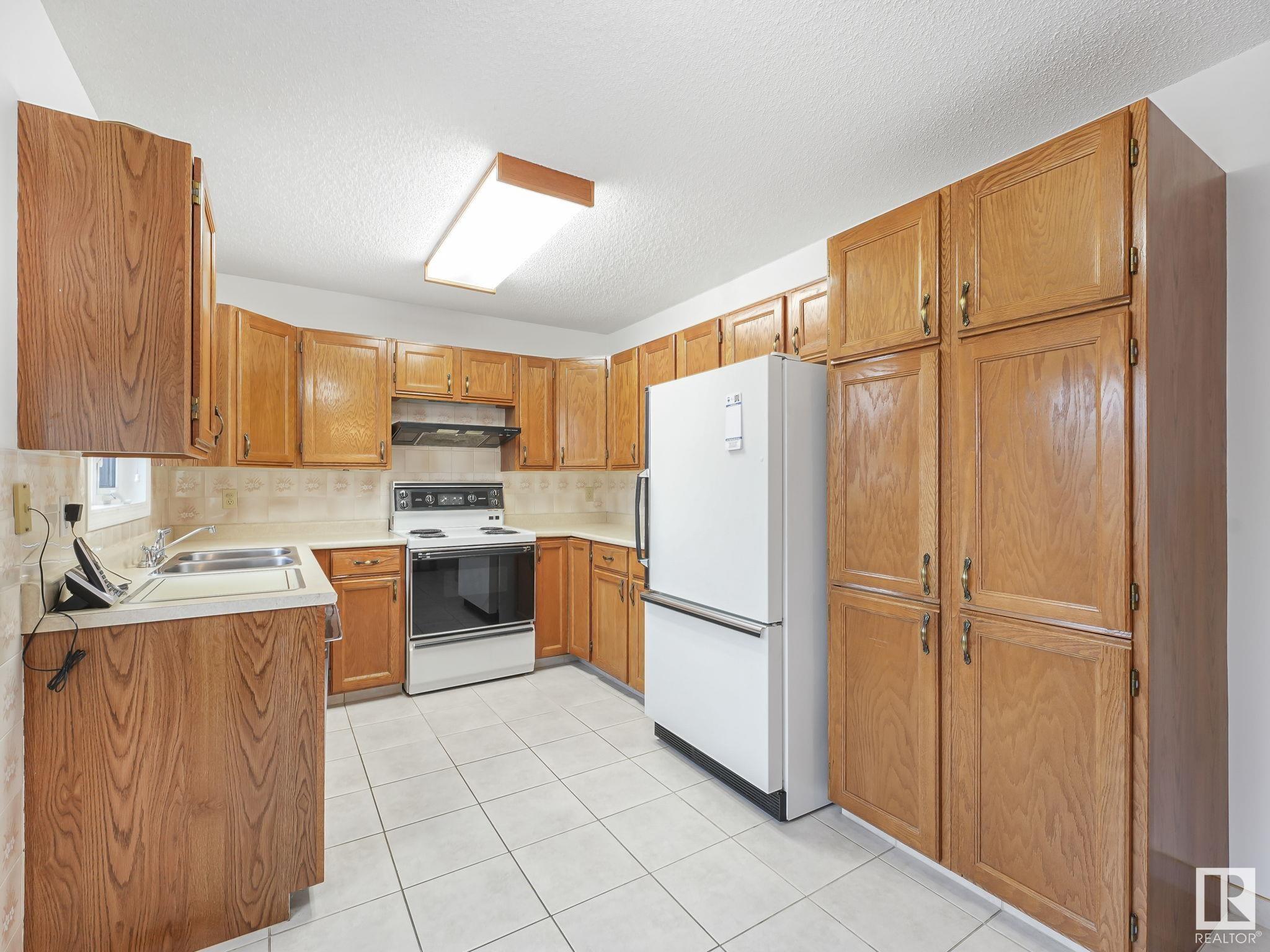      7223 152B AV NW , Edmonton,  ,T5C 3N6 ;  Listing Number: MLS E4415282
