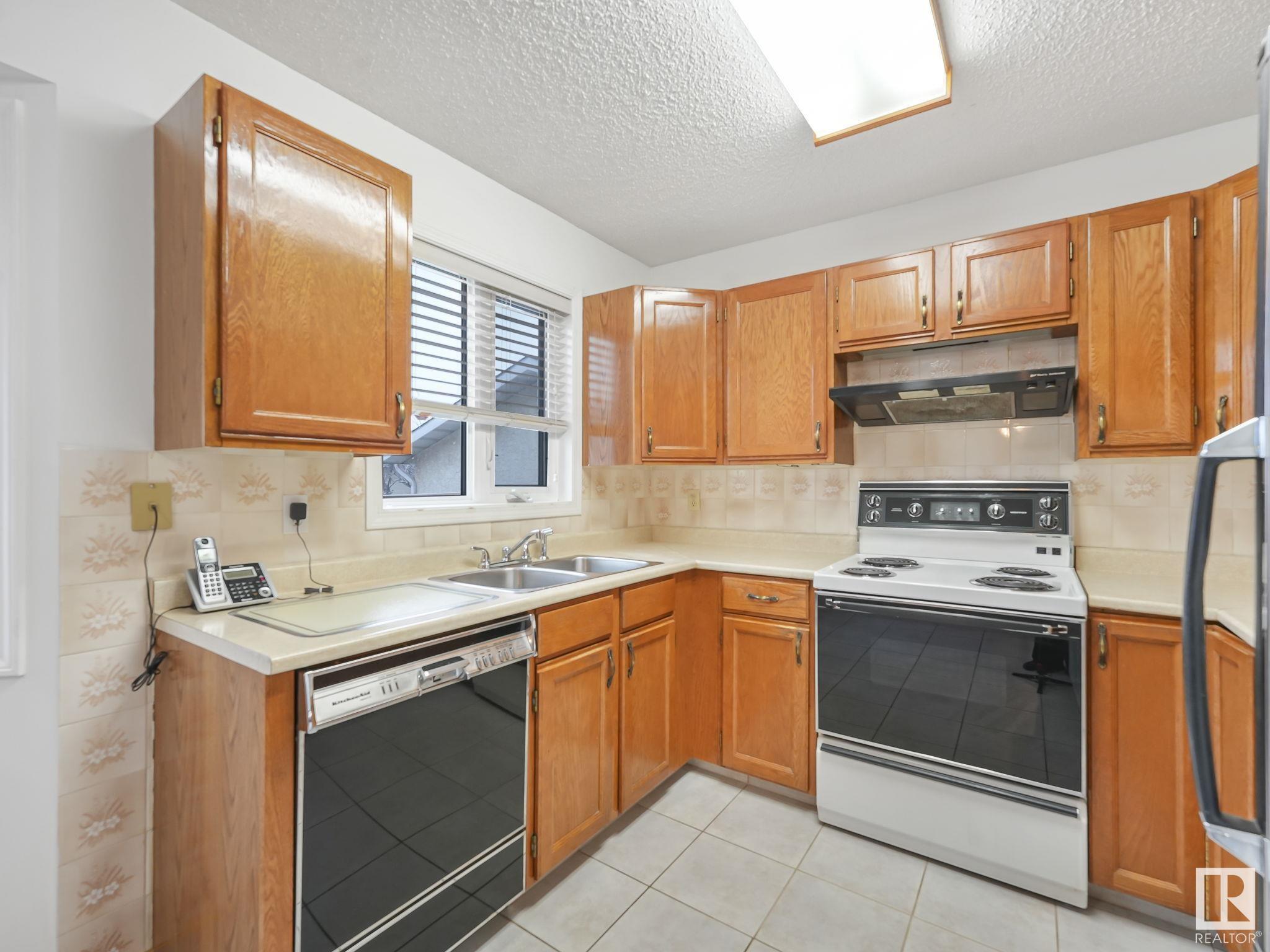      7223 152B AV NW , Edmonton,  ,T5C 3N6 ;  Listing Number: MLS E4415282