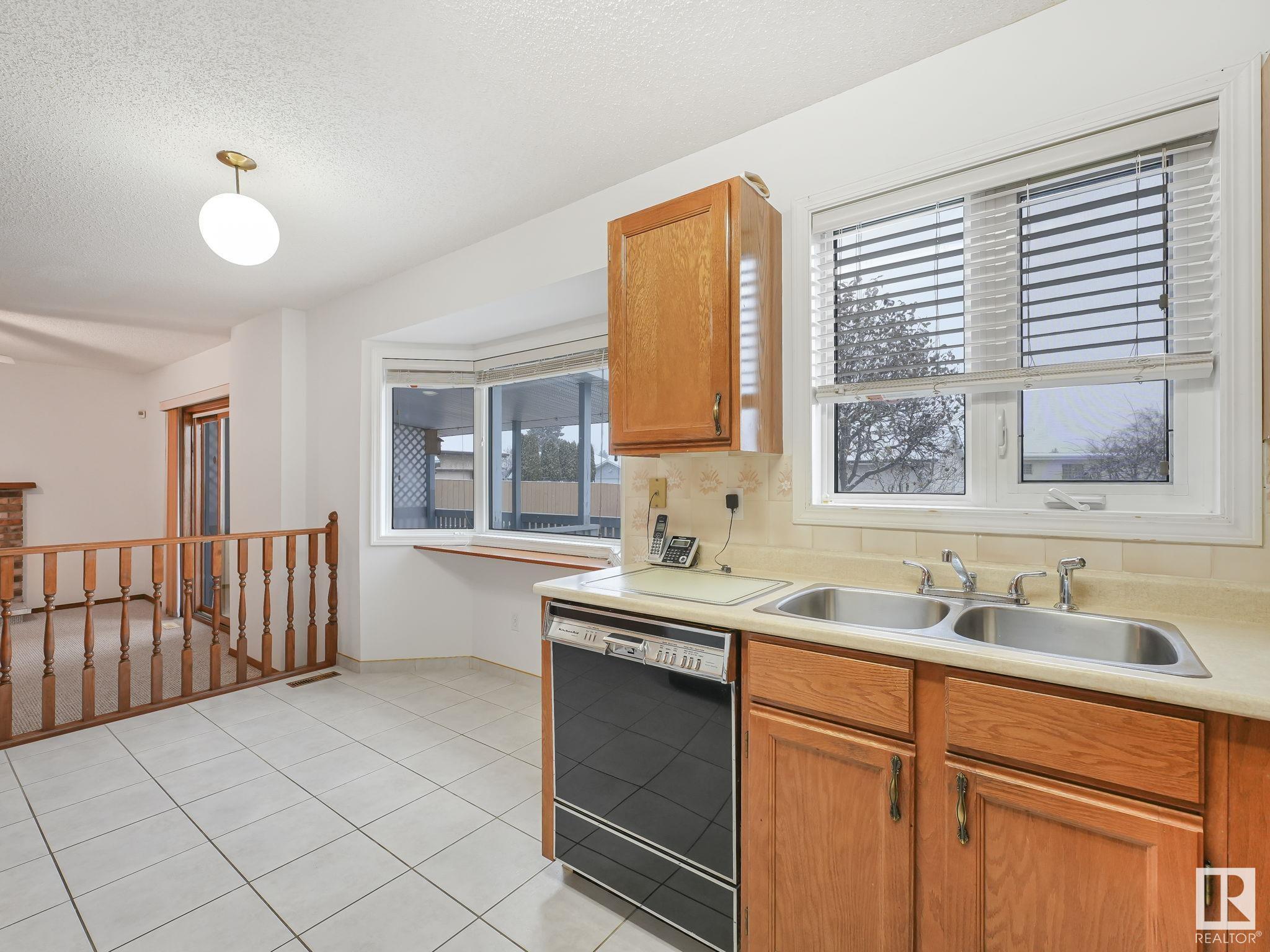      7223 152B AV NW , Edmonton,  ,T5C 3N6 ;  Listing Number: MLS E4415282