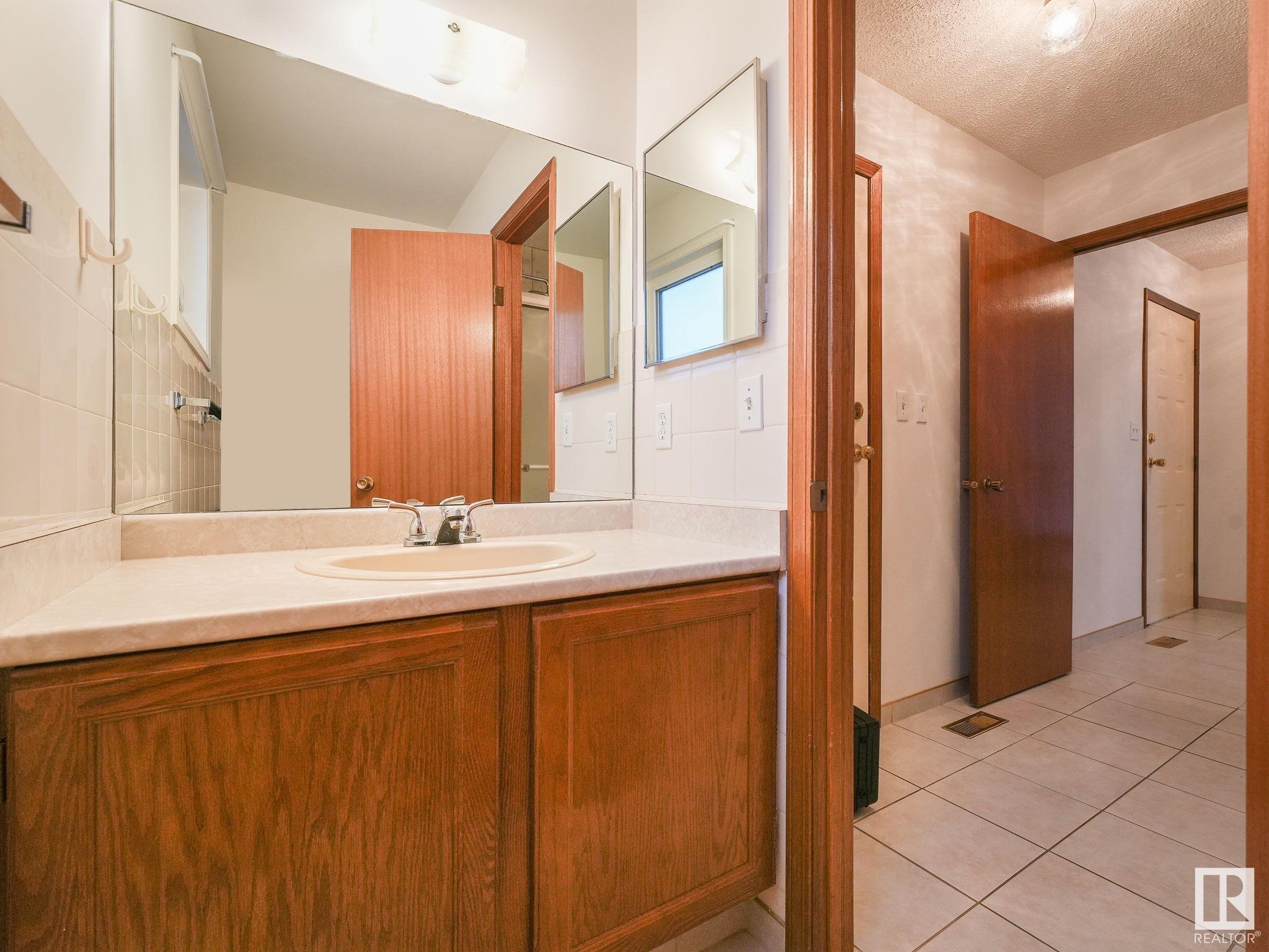      7223 152B AV NW , Edmonton,  ,T5C 3N6 ;  Listing Number: MLS E4415282