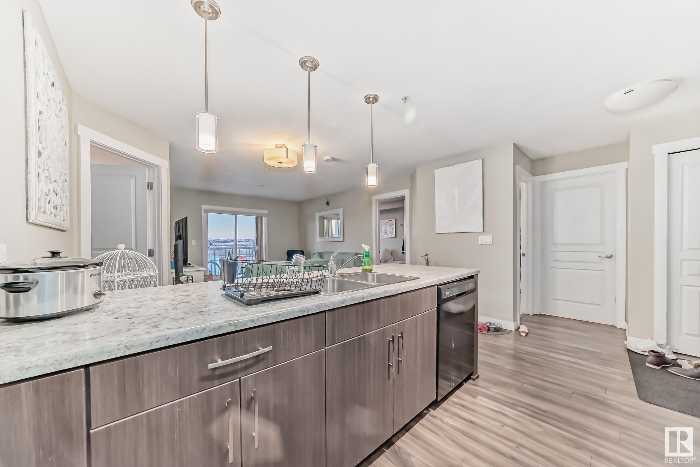      #205 3670 139 AV NW , Edmonton,  ,T5Y 3N5 ;  Listing Number: MLS E4415336