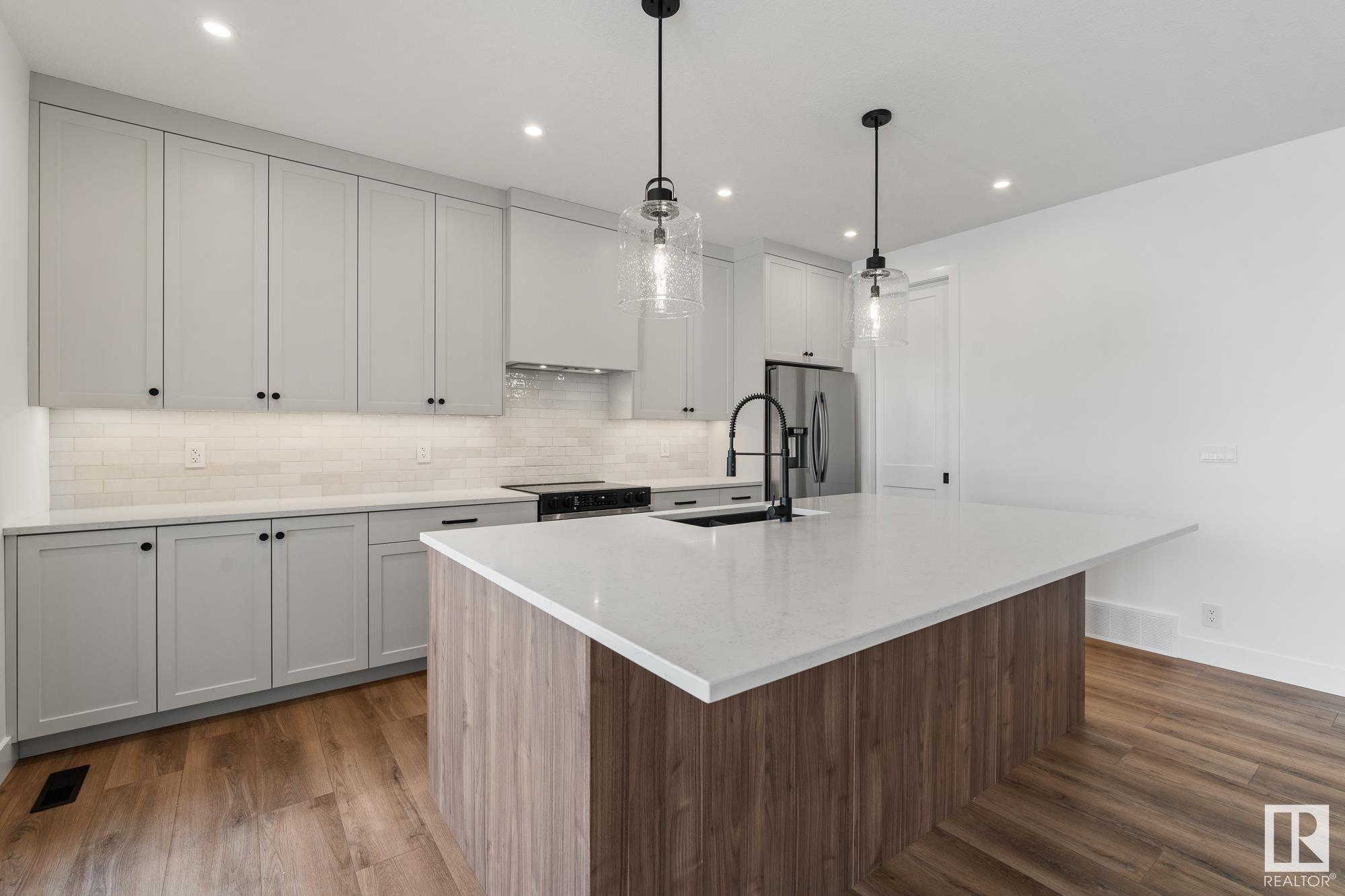      107 Newbury Cl , Sherwood Park,  ,T8B 0C4 ;  Listing Number: MLS E4415434