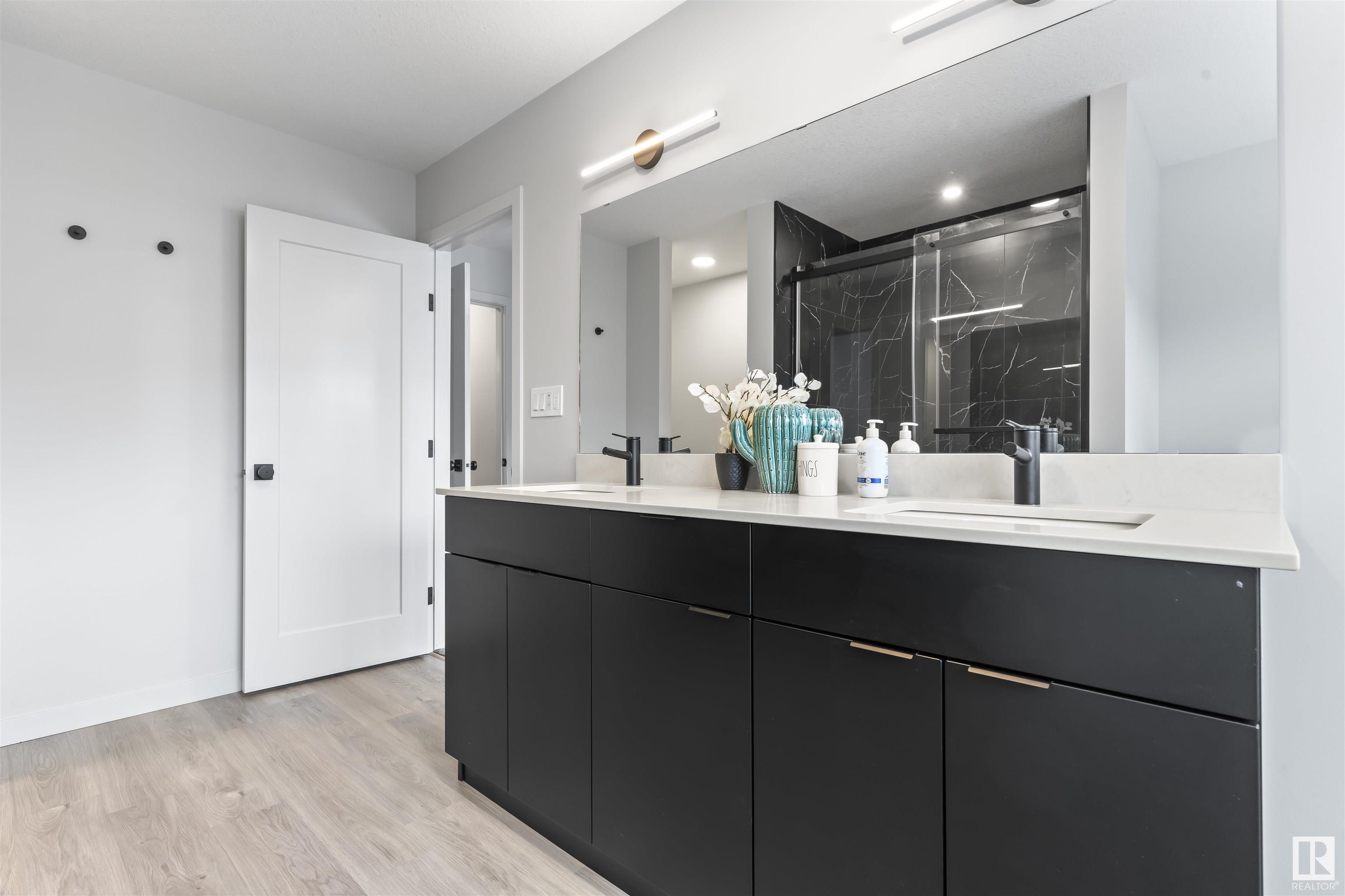      9226 PEAR DR SW , Edmonton,  ,T6X 2Z4 ;  Listing Number: MLS E4415466
