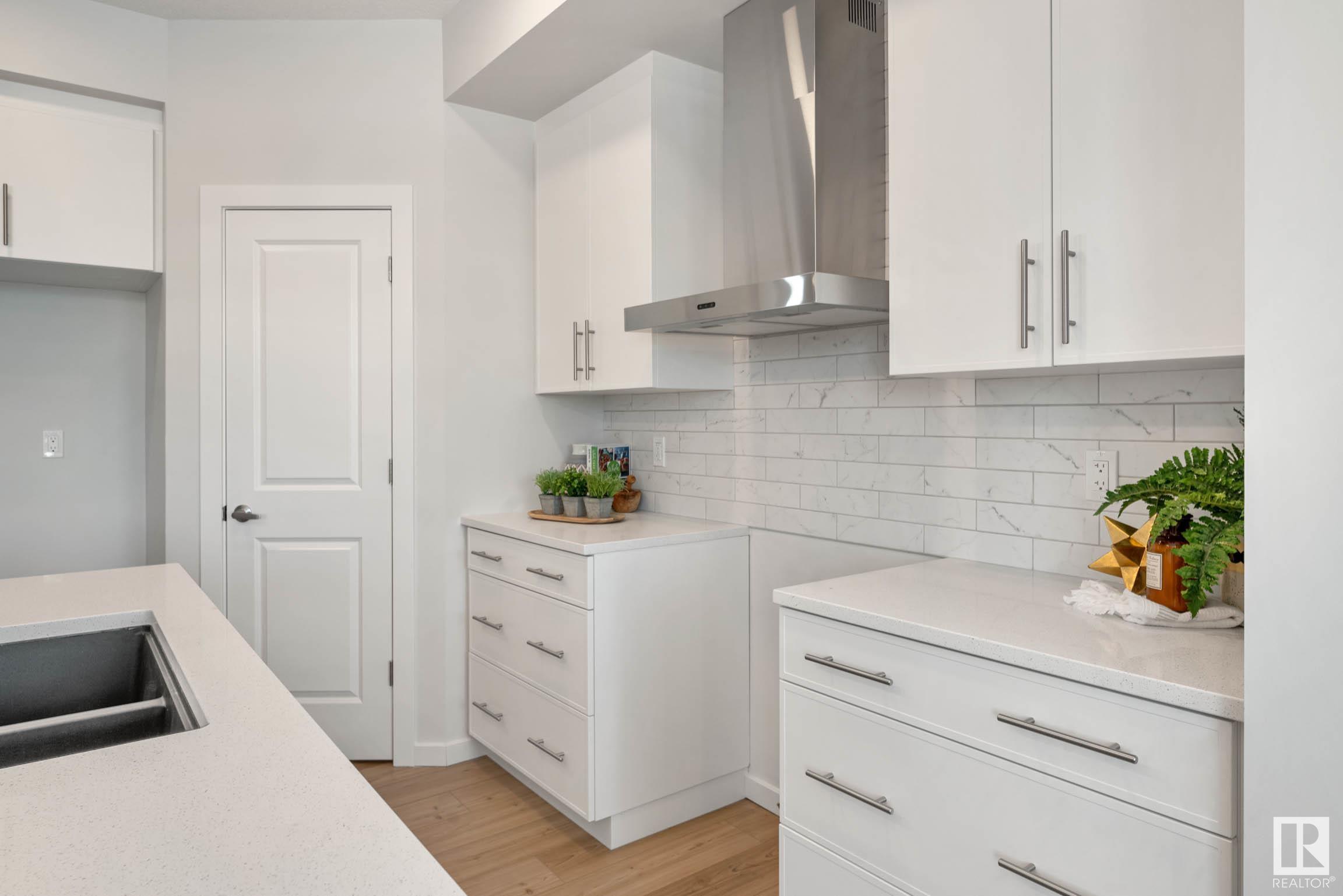     17432 2 ST NW , Edmonton,  ,T5Y 4G6 ;  Listing Number: MLS E4415476
