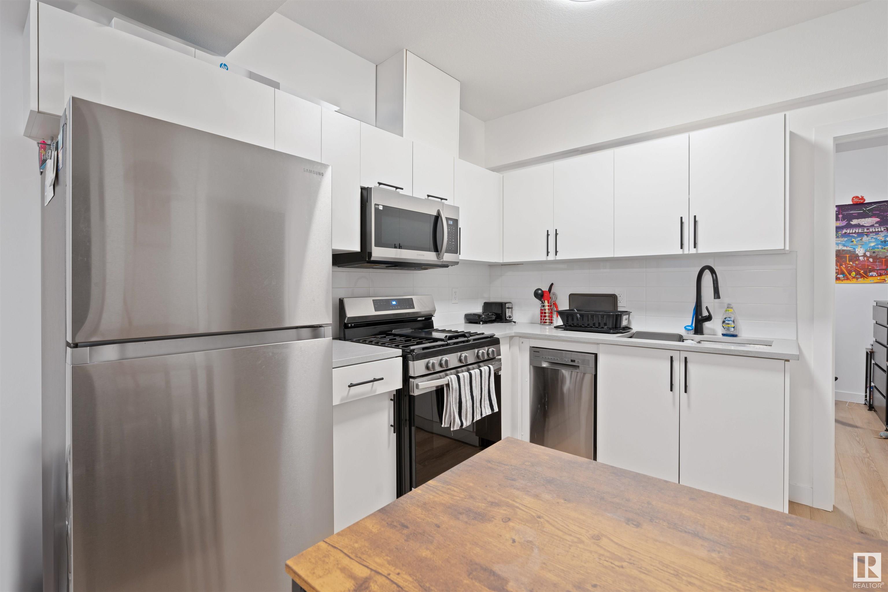      15303-15309 95 AV NW , Edmonton,  ,T5R 1R3 ;  Listing Number: MLS E4415506