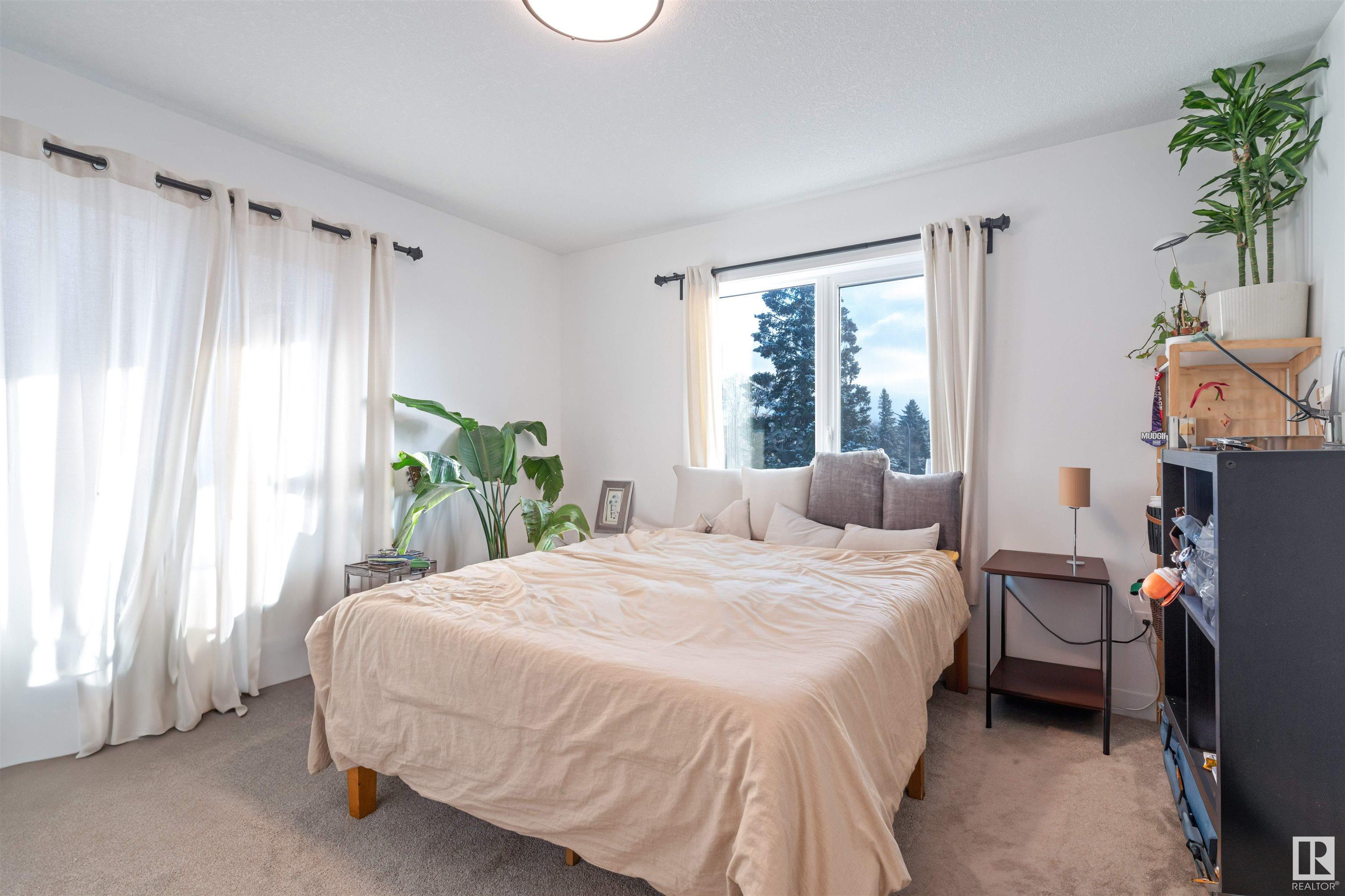      15303-15309 95 AV NW , Edmonton,  ,T5R 1R3 ;  Listing Number: MLS E4415506