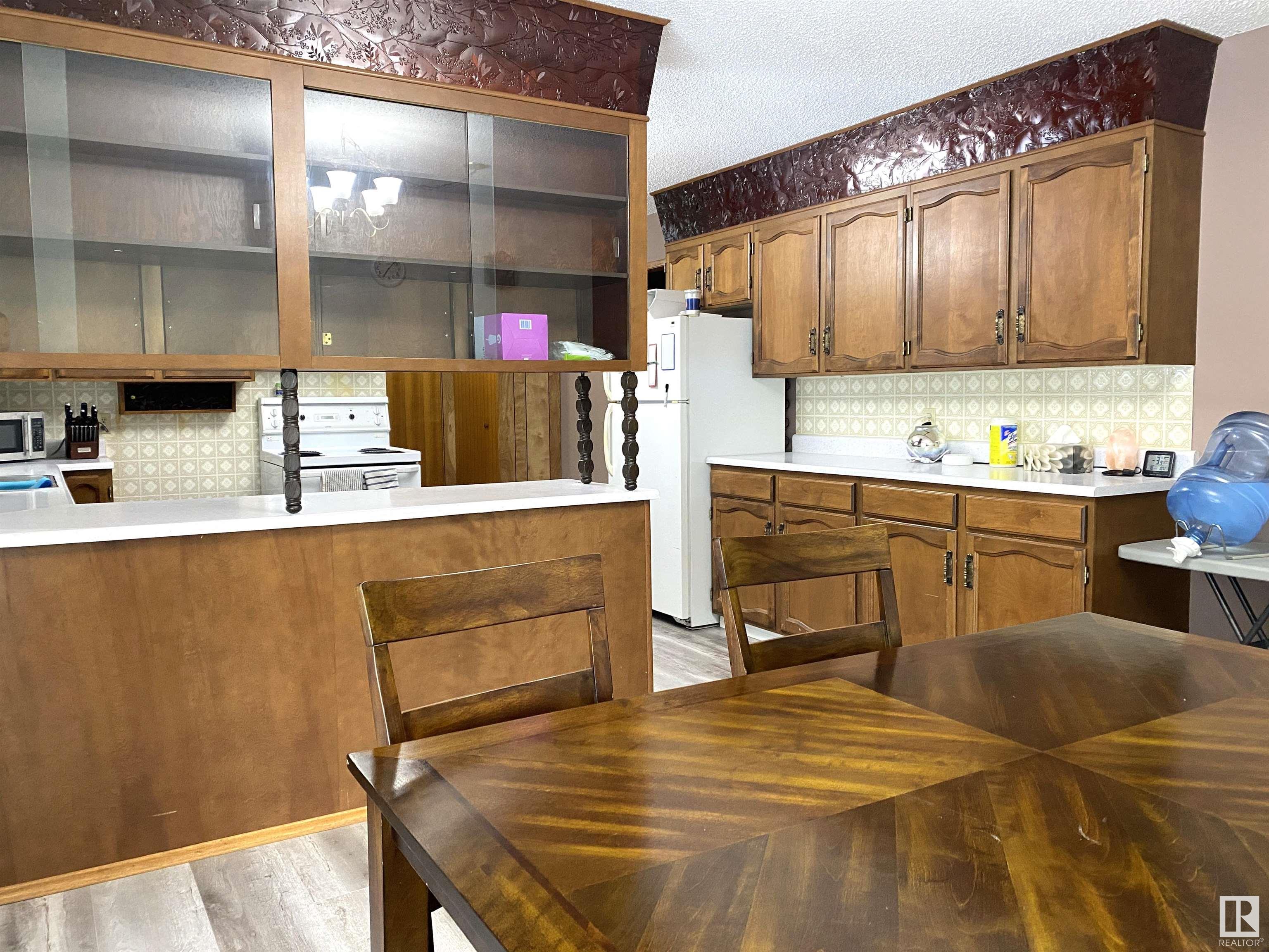      5428 49 ST , Warburg,  ,T0C 2T0 ;  Listing Number: MLS E4415518