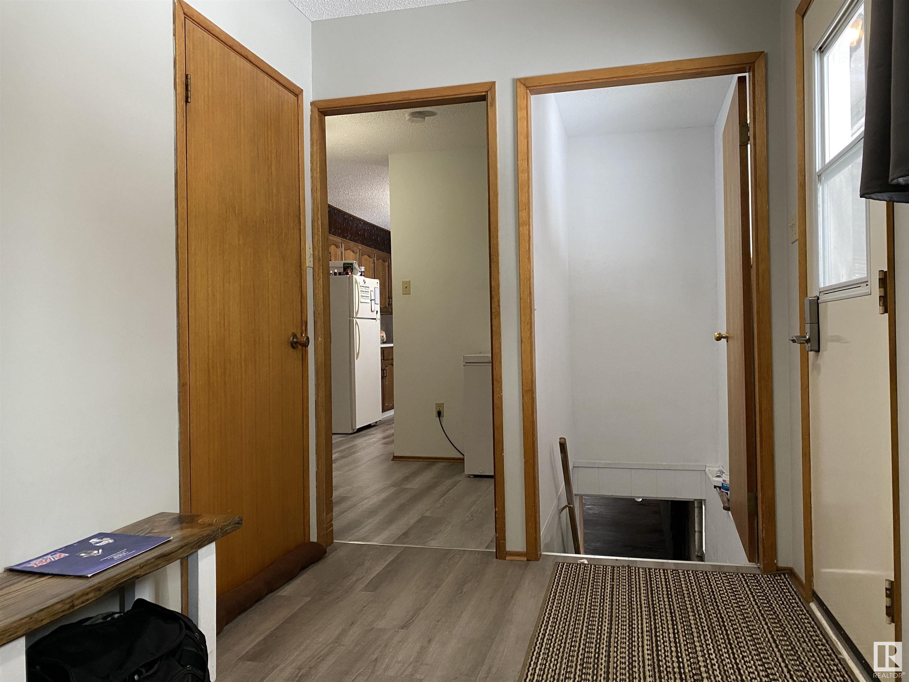      5428 49 ST , Warburg,  ,T0C 2T0 ;  Listing Number: MLS E4415518