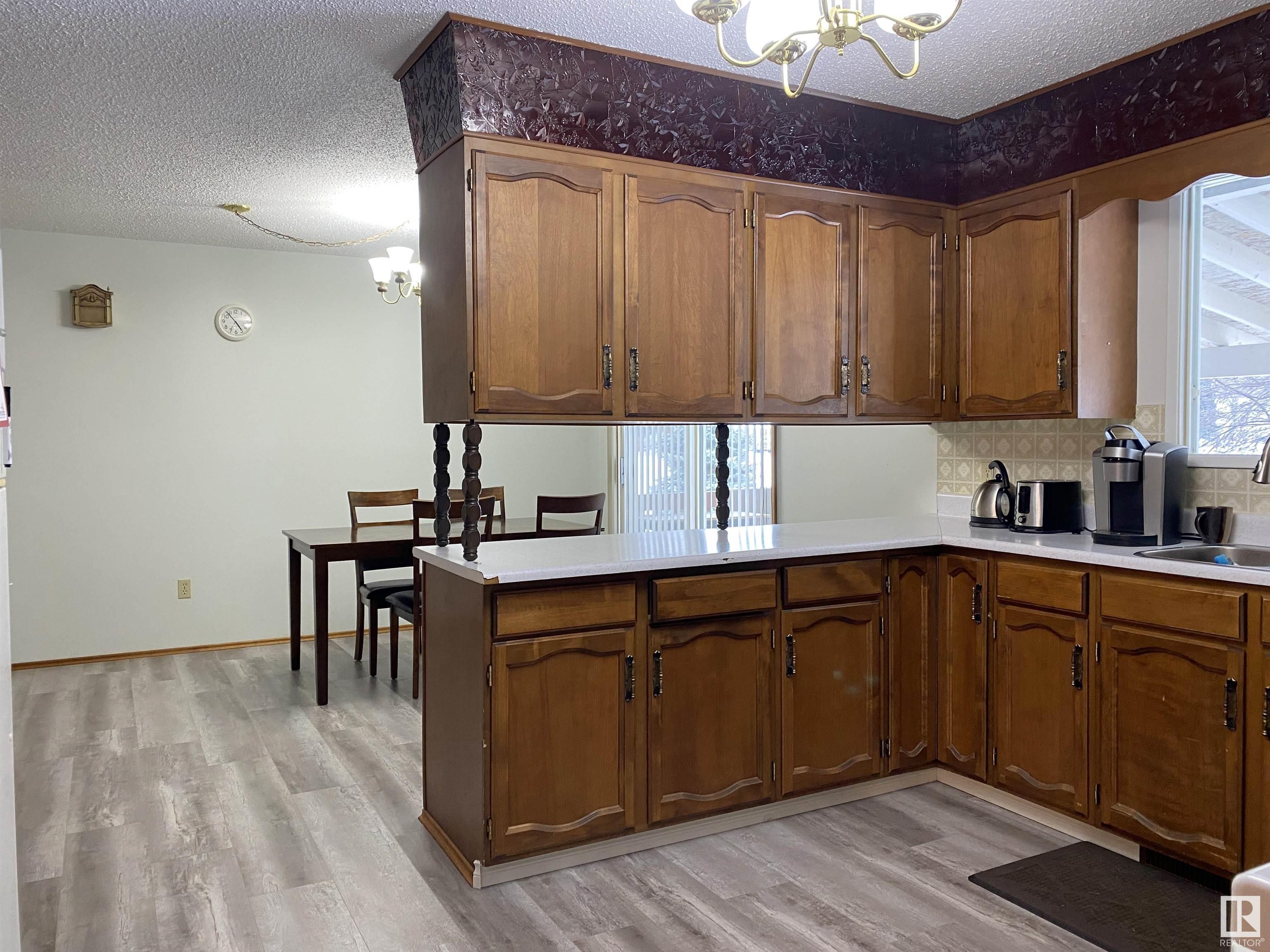      5428 49 ST , Warburg,  ,T0C 2T0 ;  Listing Number: MLS E4415518