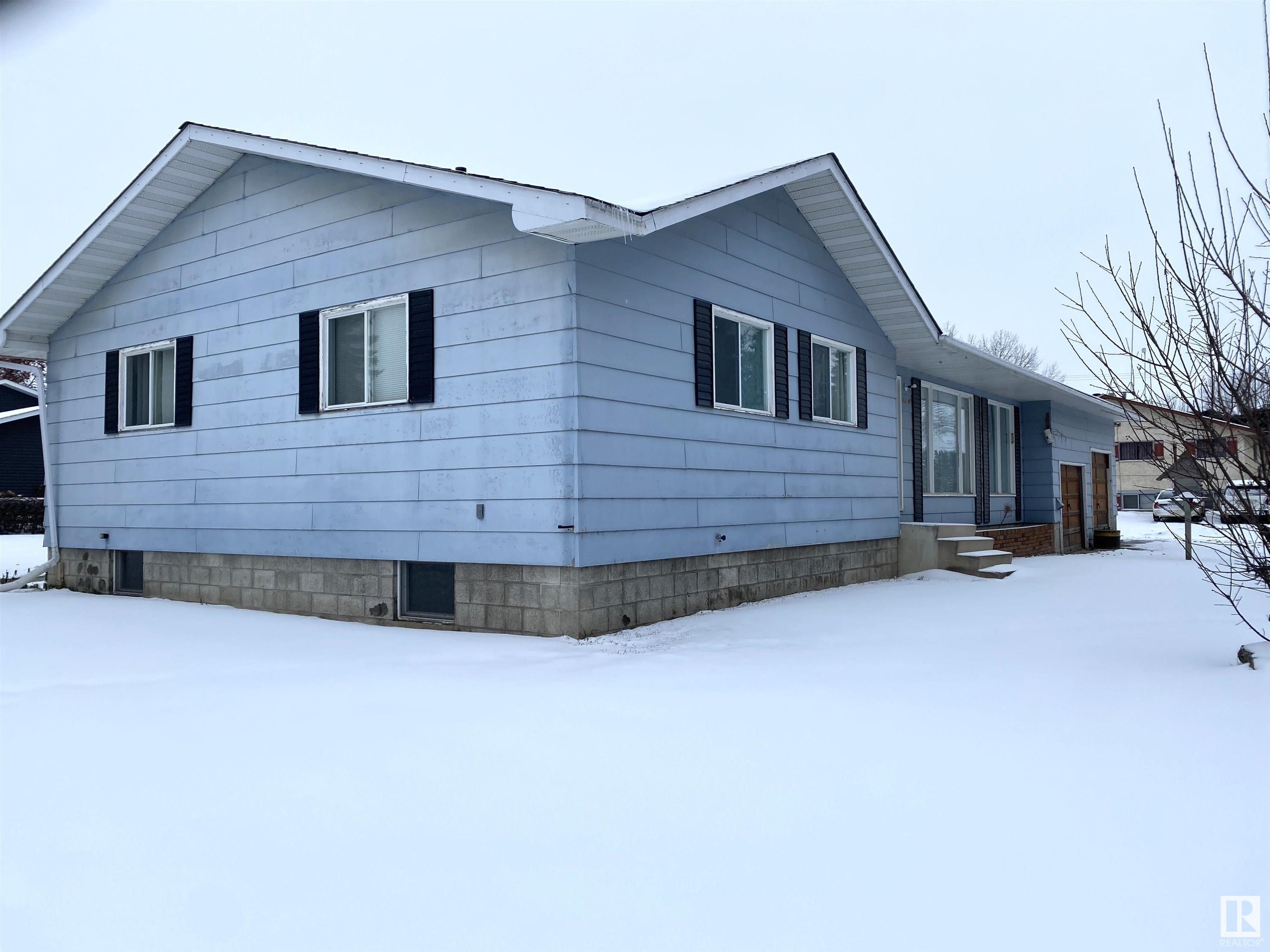      5428 49 ST , Warburg,  ,T0C 2T0 ;  Listing Number: MLS E4415518