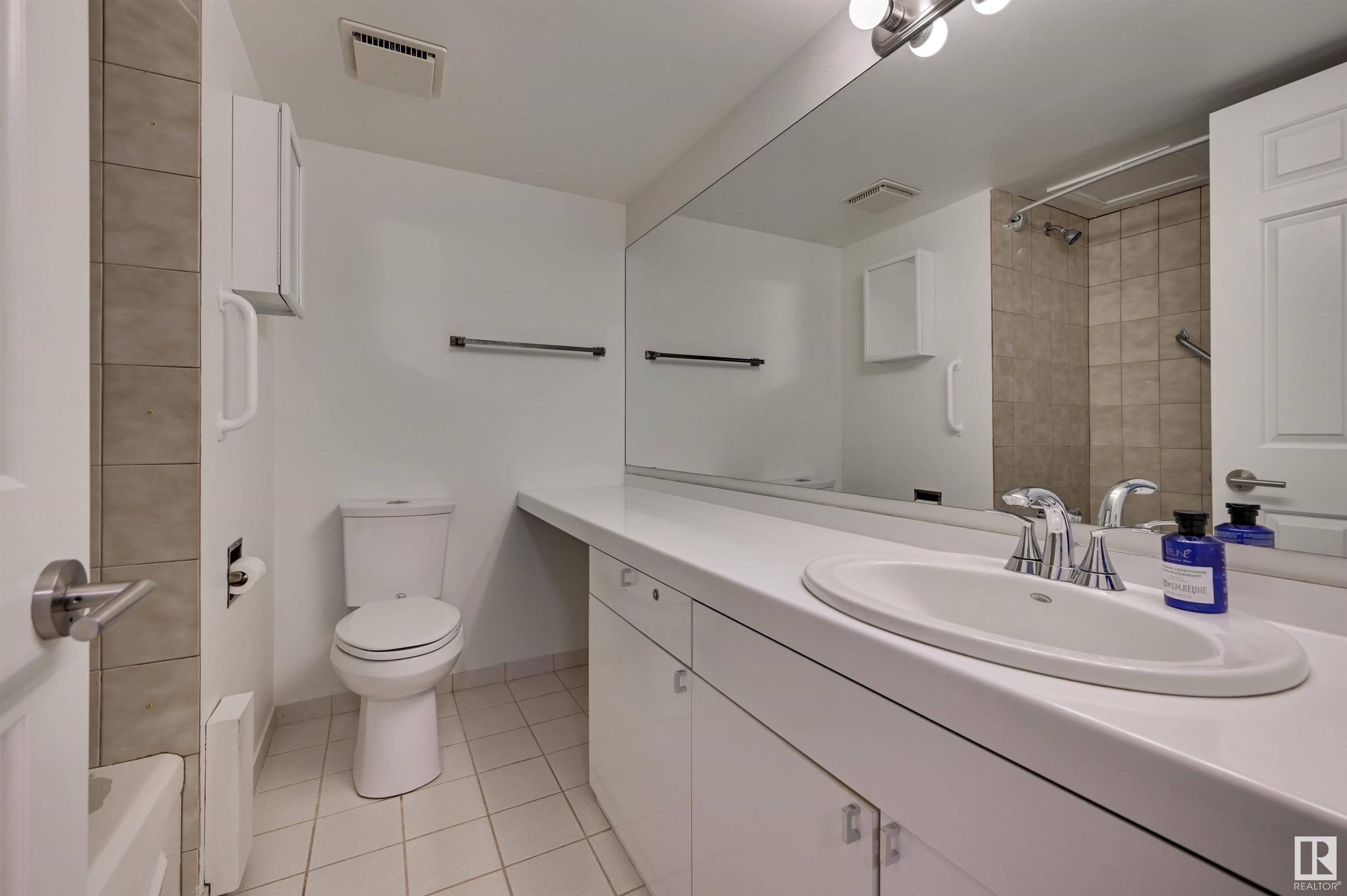      #203 11503 100 AV NW , Edmonton,  ,T5K 2K7 ;  Listing Number: MLS E4415533
