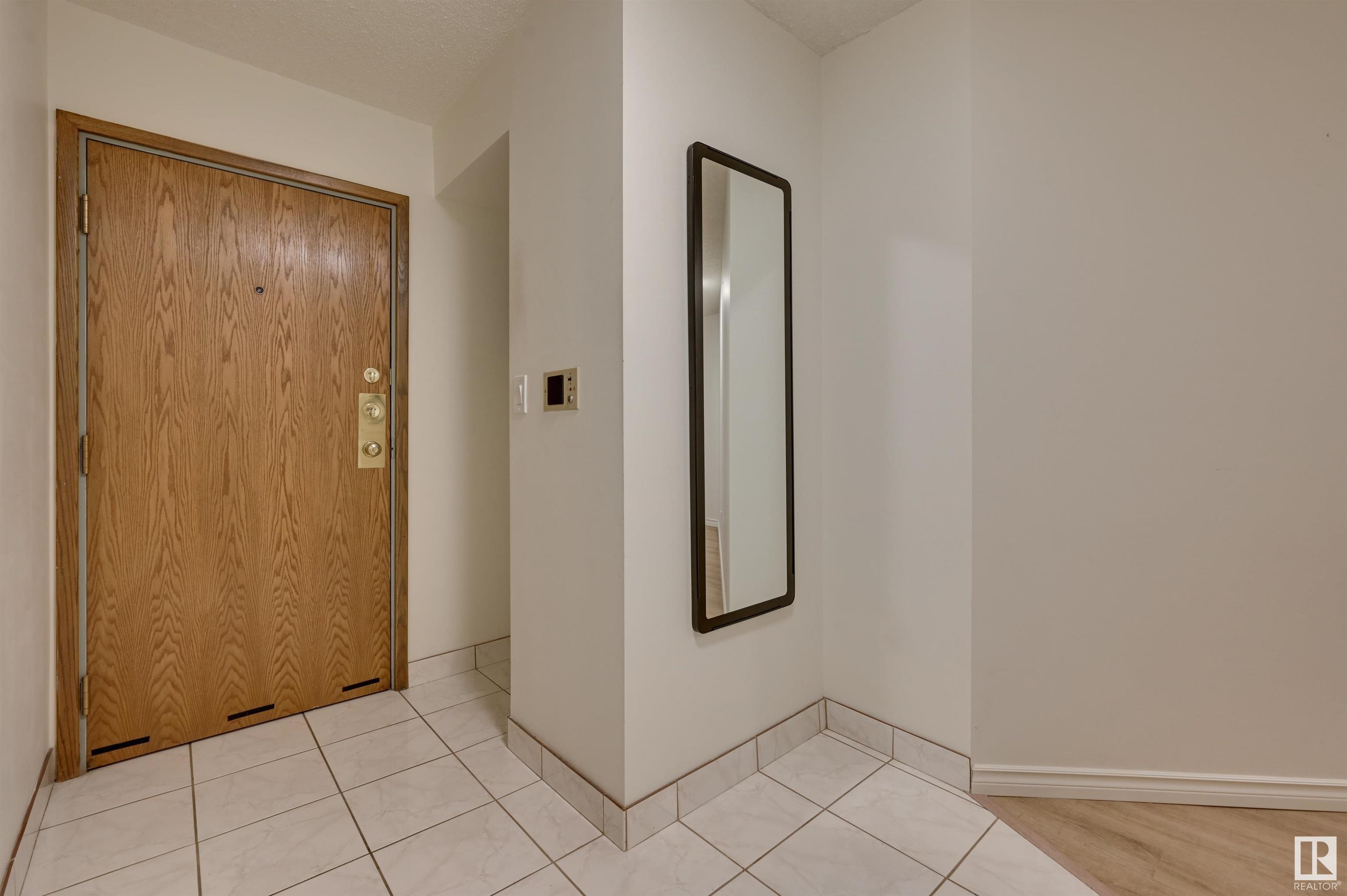      #203 11503 100 AV NW , Edmonton,  ,T5K 2K7 ;  Listing Number: MLS E4415533