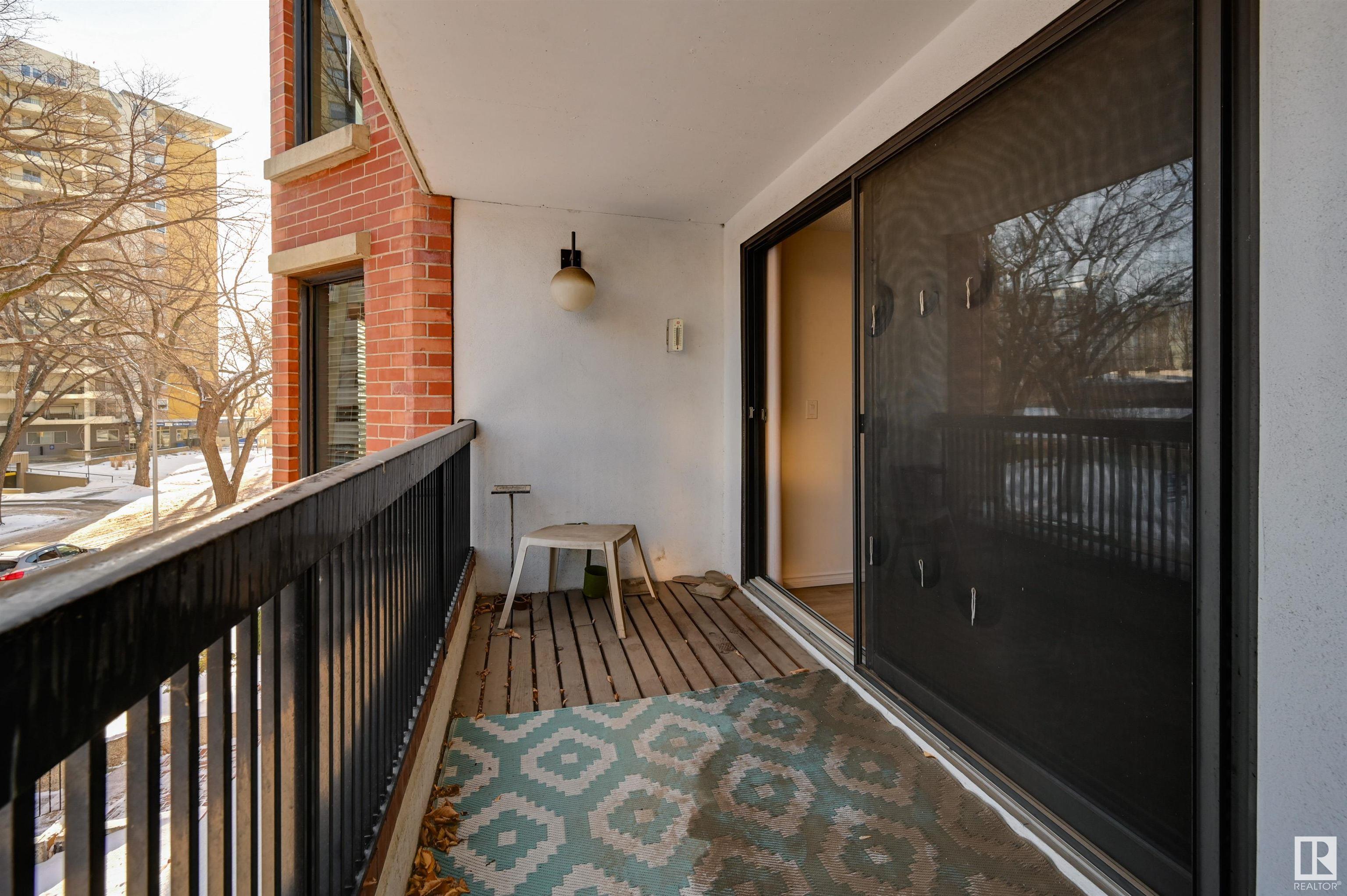      #203 11503 100 AV NW , Edmonton,  ,T5K 2K7 ;  Listing Number: MLS E4415533