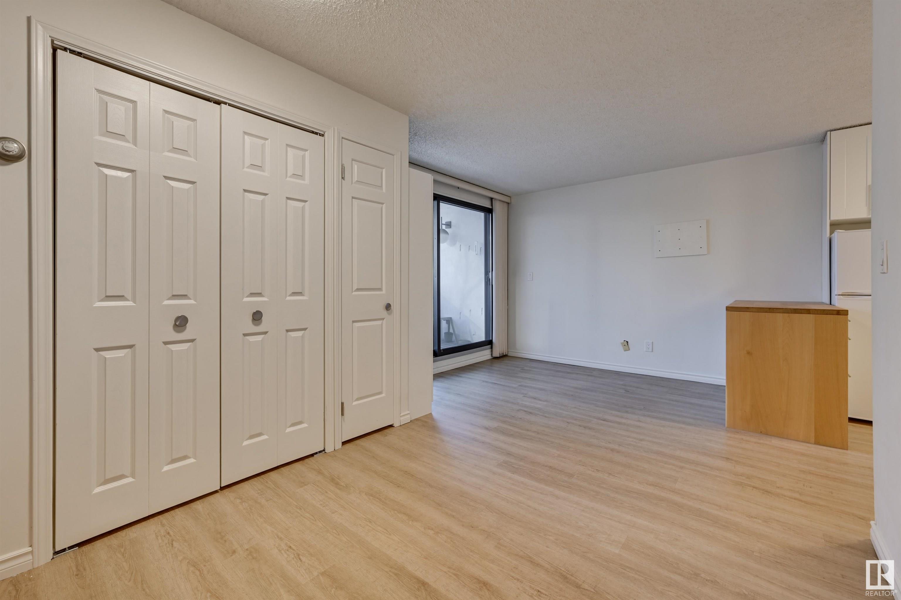     #203 11503 100 AV NW , Edmonton,  ,T5K 2K7 ;  Listing Number: MLS E4415533