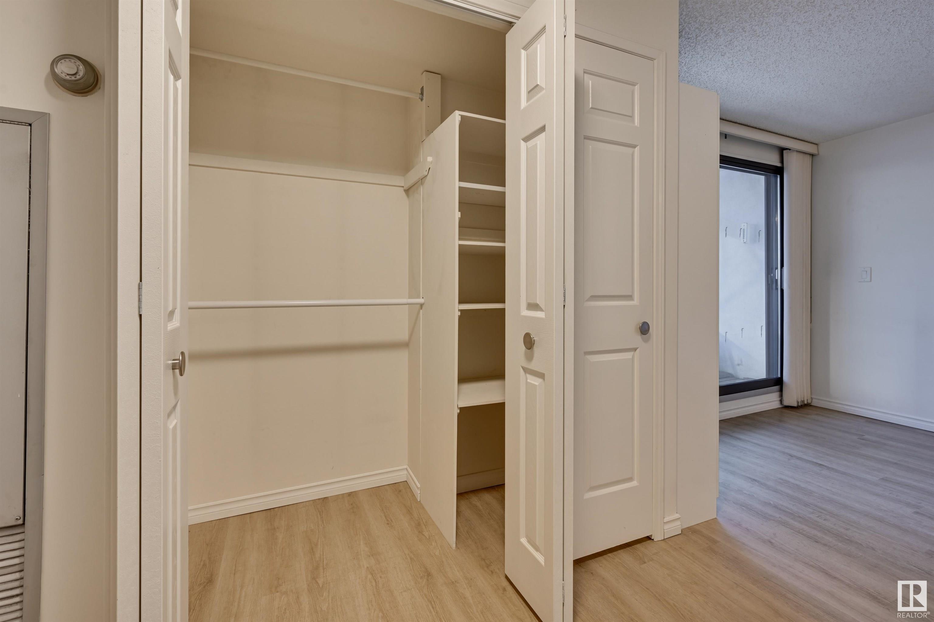      #203 11503 100 AV NW , Edmonton,  ,T5K 2K7 ;  Listing Number: MLS E4415533