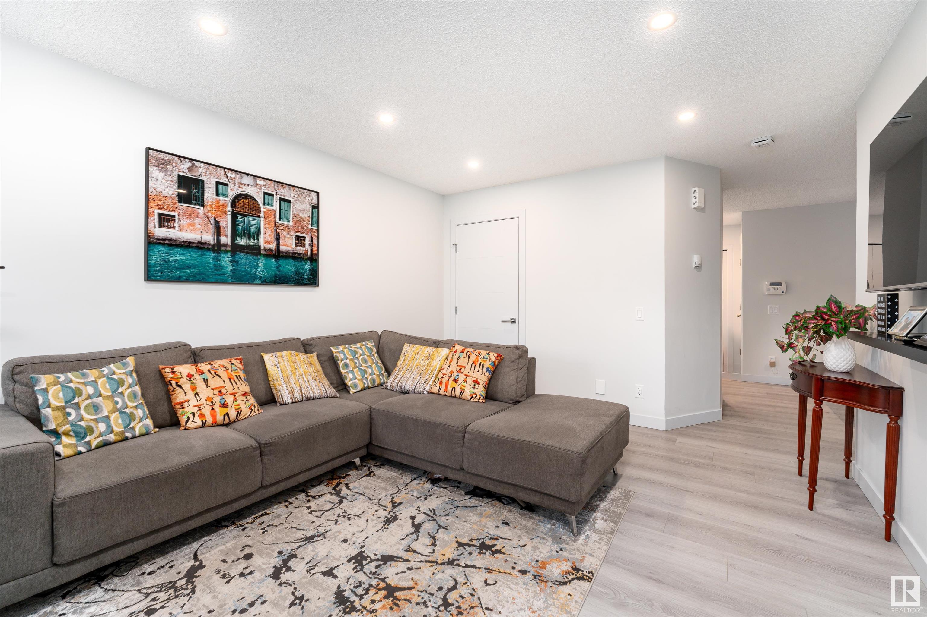      8776 189 ST NW , Edmonton,  ,T5T 6C4 ;  Listing Number: MLS E4415584