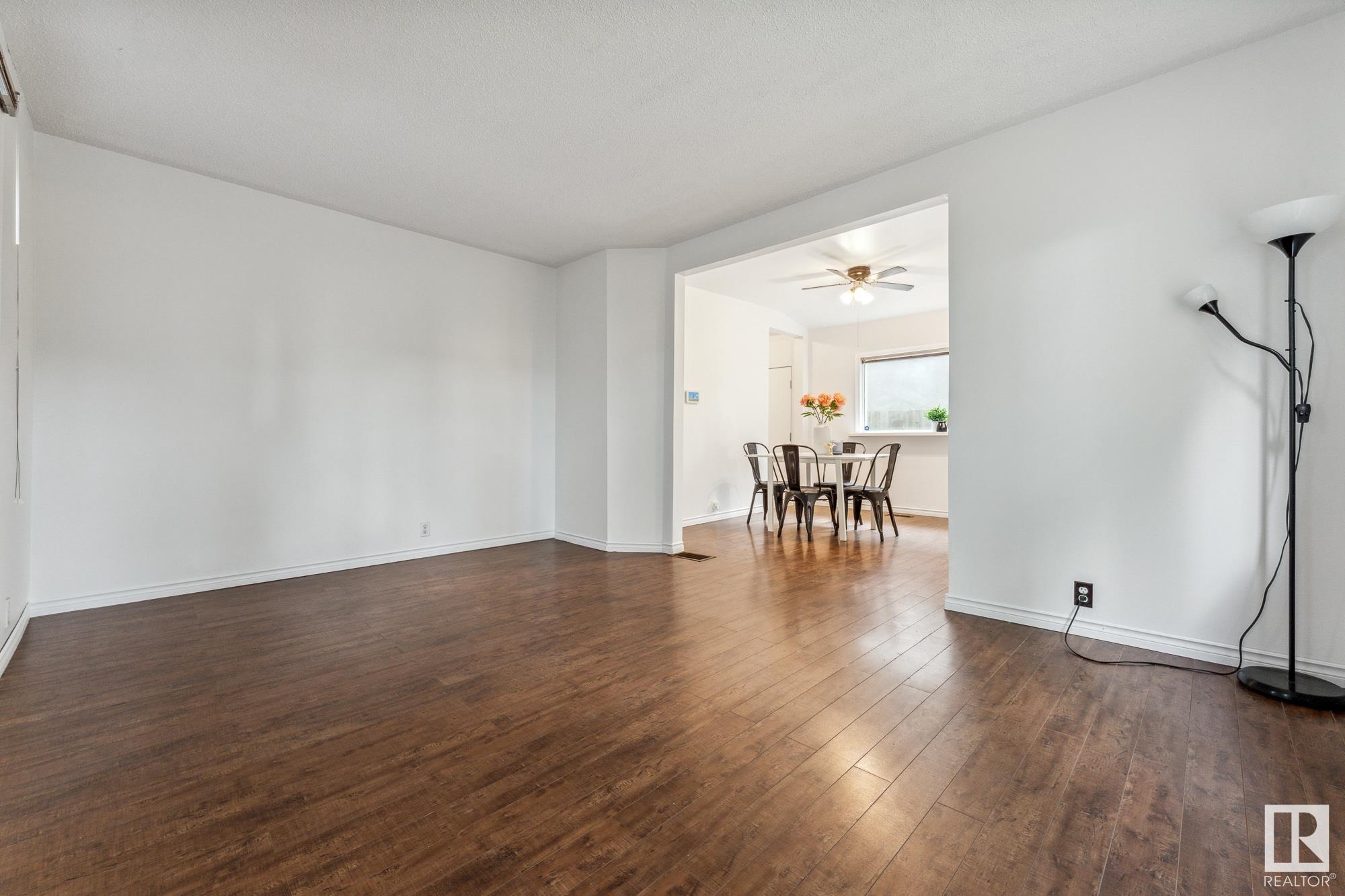      11211 93 ST NW , Edmonton,  ,T5G 1B9 ;  Listing Number: MLS E4415620