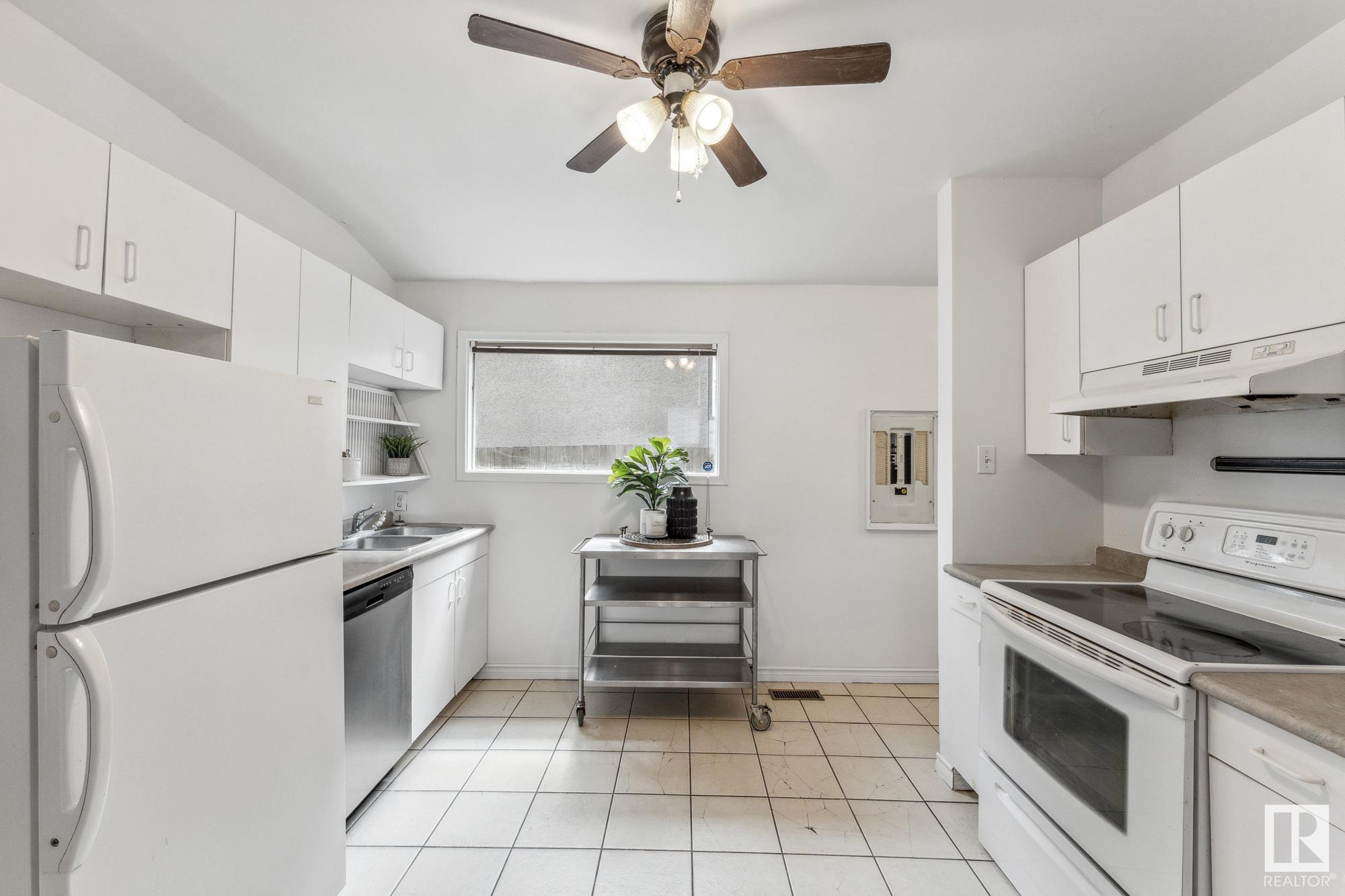      11211 93 ST NW , Edmonton,  ,T5G 1B9 ;  Listing Number: MLS E4415620